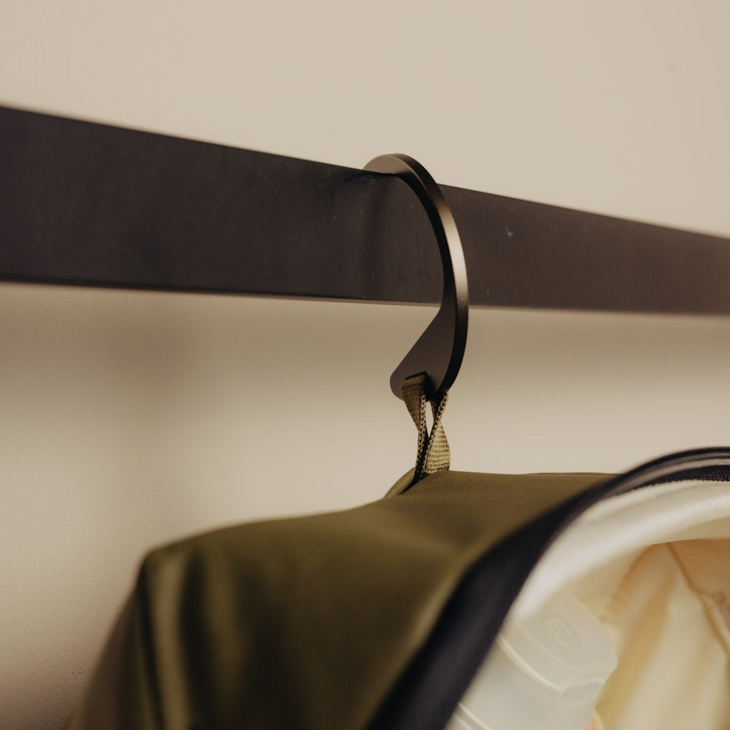 Peak Design Wash Pouch in Kelp — detail view 2