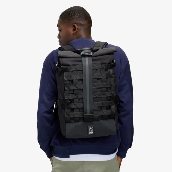 Chrome Industries Barrage 22L backpack – black, side view
