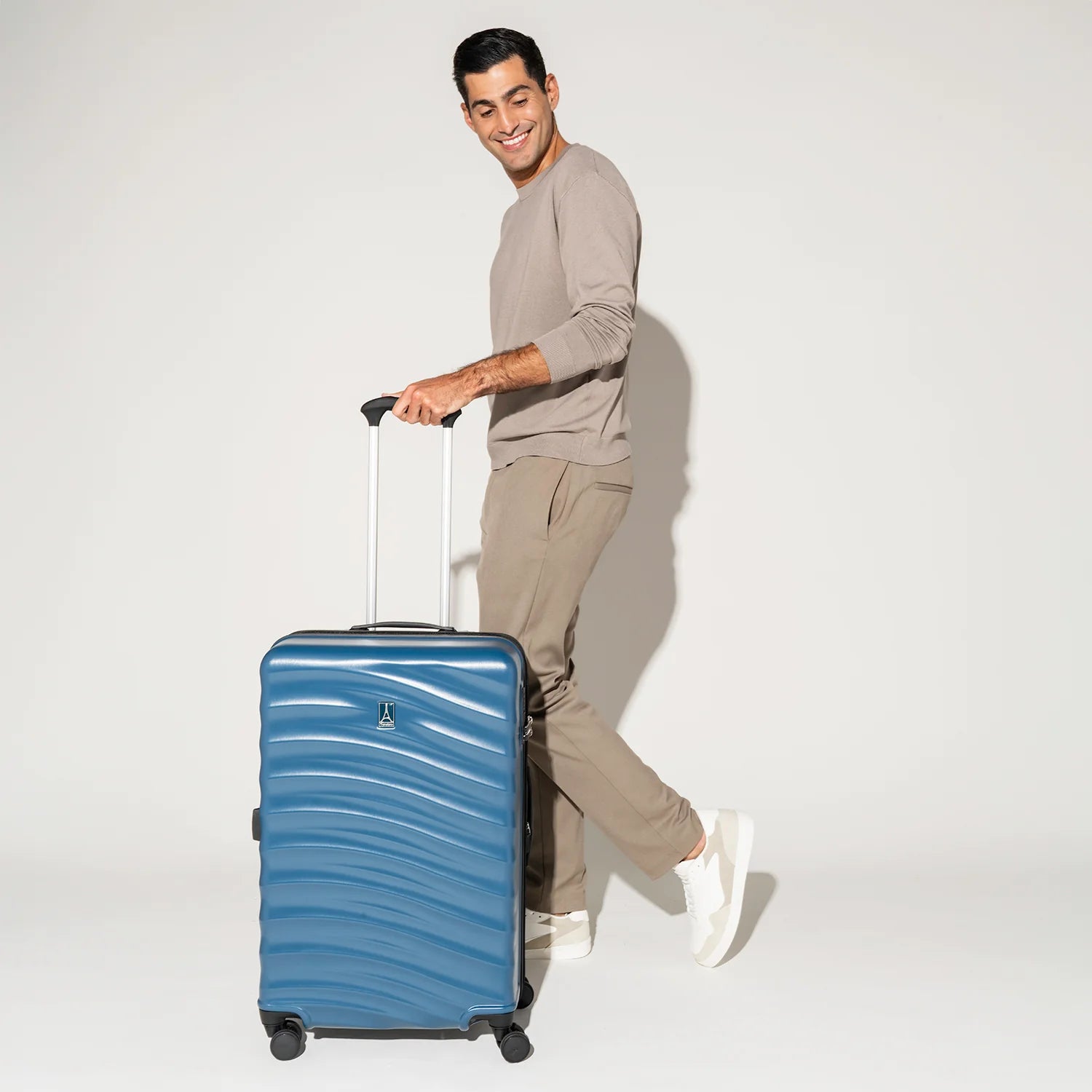 TravelPro Maxlite Air V2 Medium Check-In Hardside Spinner, view 8