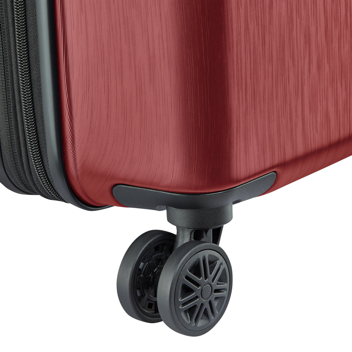 Delsey Cosmique Medium Expandable Spinner in Syrah Red — detail view 2
