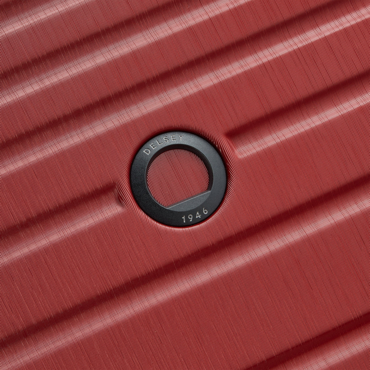 Delsey Cosmique Large Expandable Spinner in Syrah Red — detail view 3