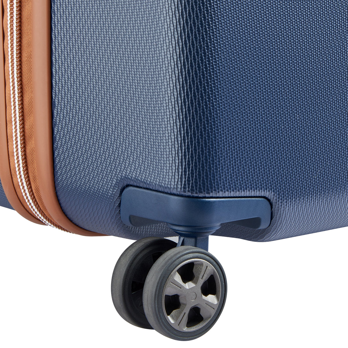 Delsey Chatelet Air 2.0 Large Spinner in Blue — detail view 4