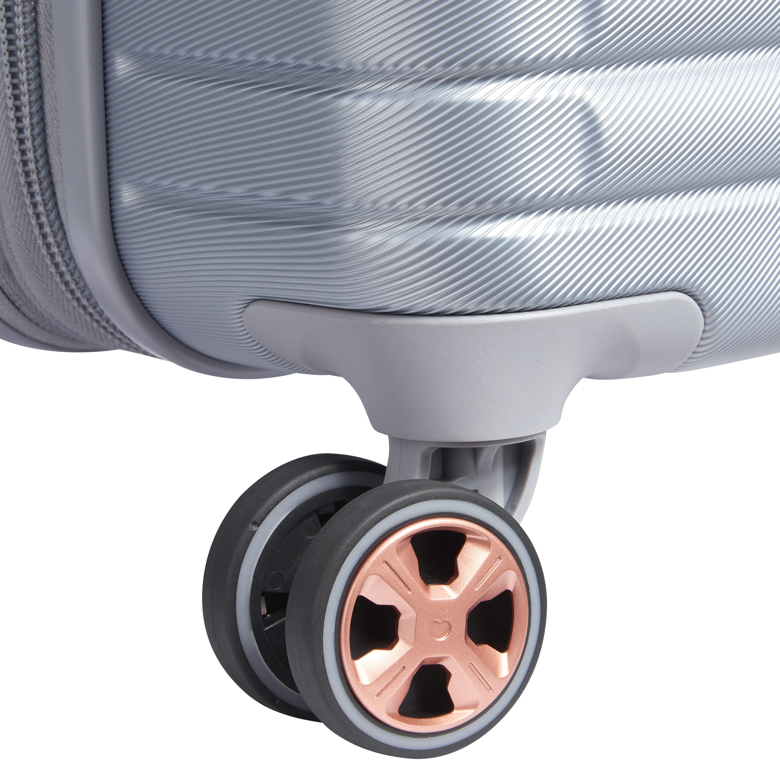 Delsey Cruise 3.0 Carry-On Plus Expandable Spinner in Platinum — detail view 3 # color_Platinum