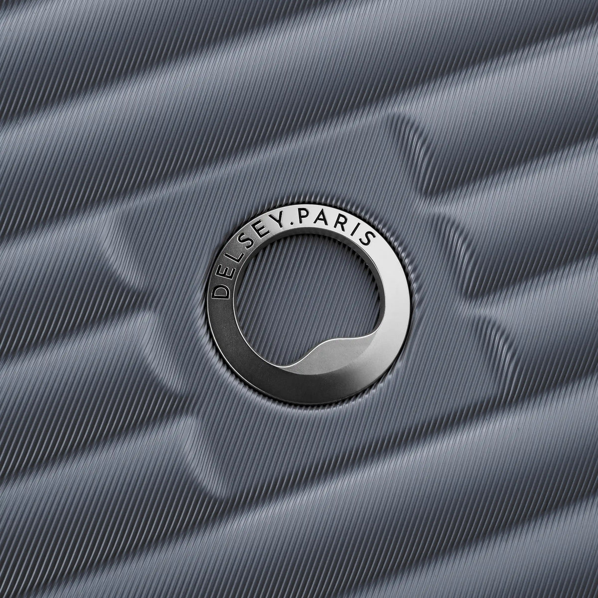 Delsey Cruise 3.0 Medium Expandable Spinner in Graphite — detail view # color_Graphite