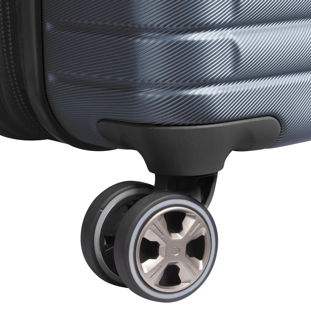Delsey Cruise 3.0 Medium Expandable Spinner in Graphite — detail view 6 # color_Graphite