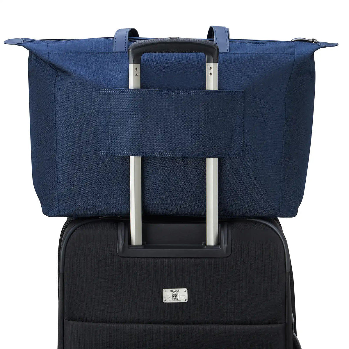 Delsey Helium DLX Weekender in Navy — detail view # color_Navy