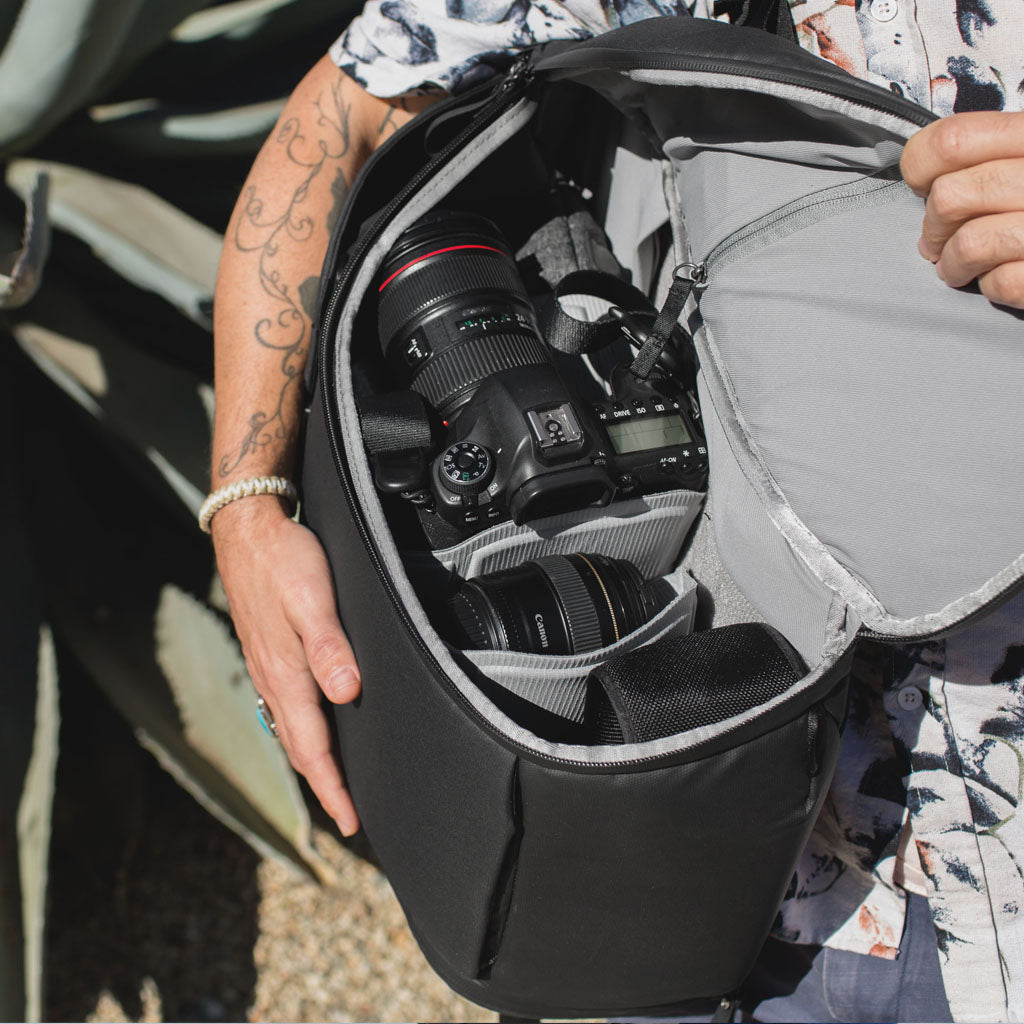 Peak Design Everyday Backpack 20L - Black side