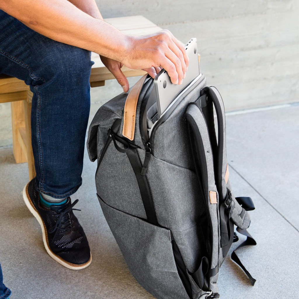 Peak Design Everyday Backpack 30L - Charcoal detail