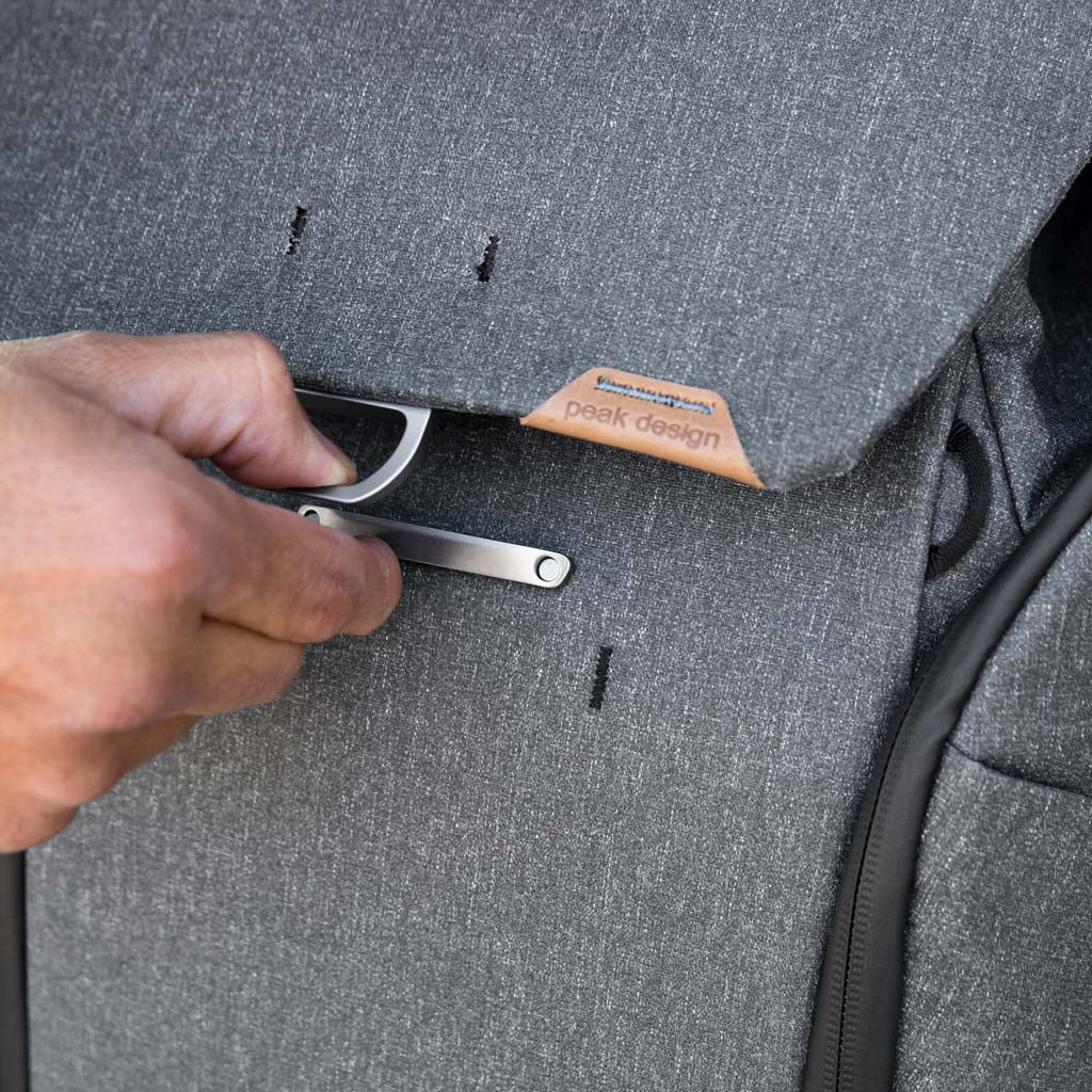 Peak Design Everyday Backpack 30L - Charcoal in use