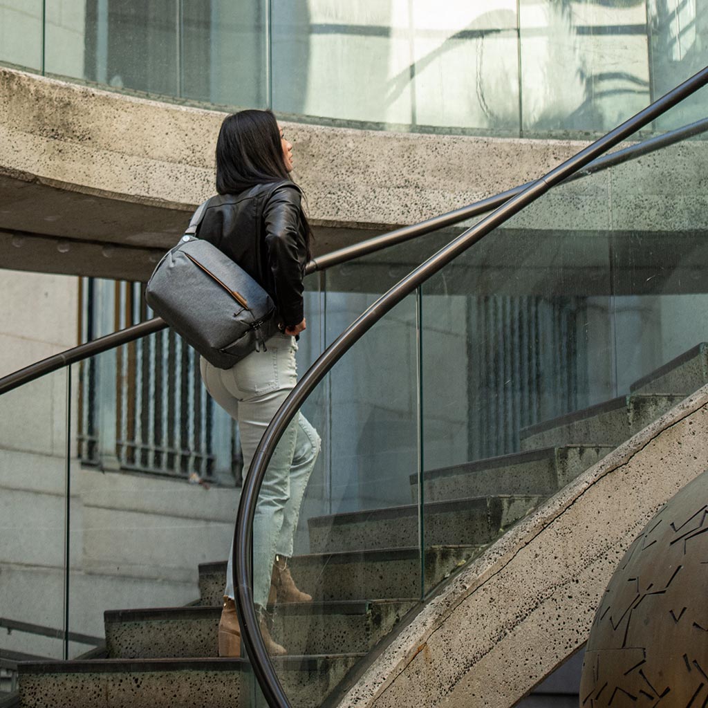 Peak Design Everyday Sling 10L in Ash — lifestyle 2 # color_Ash