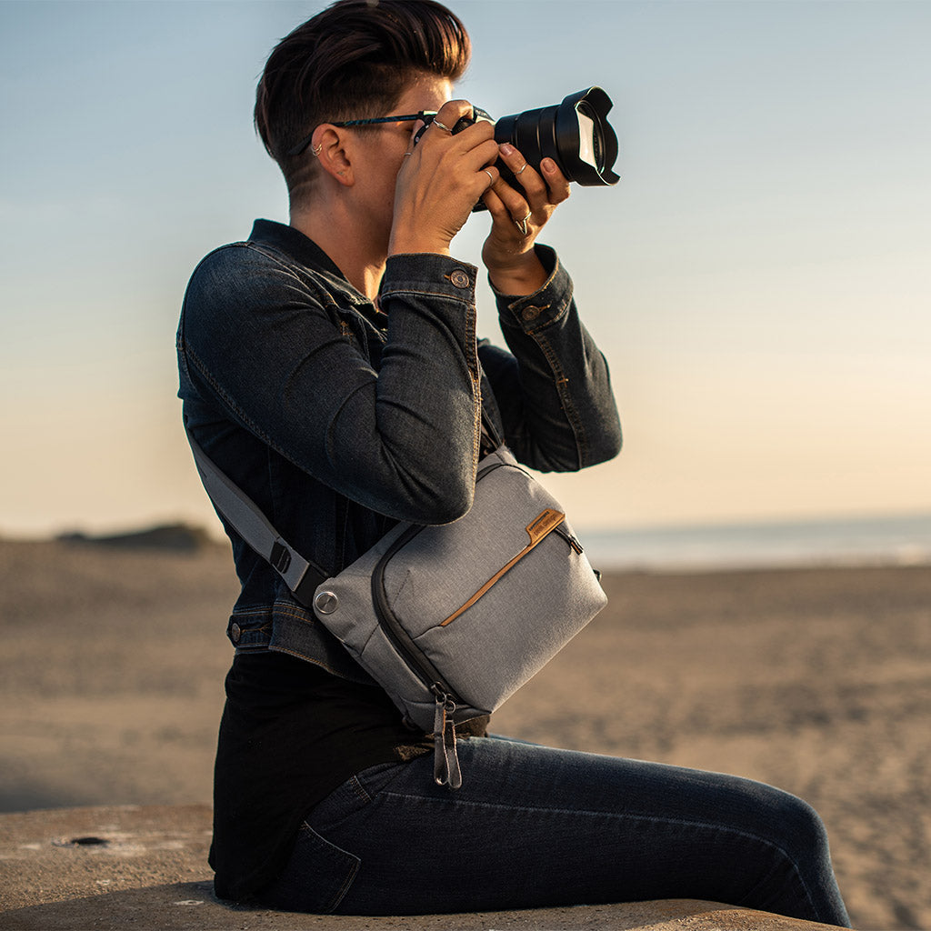 Peak Design Everyday Sling 10L in Ash — lifestyle # color_Ash