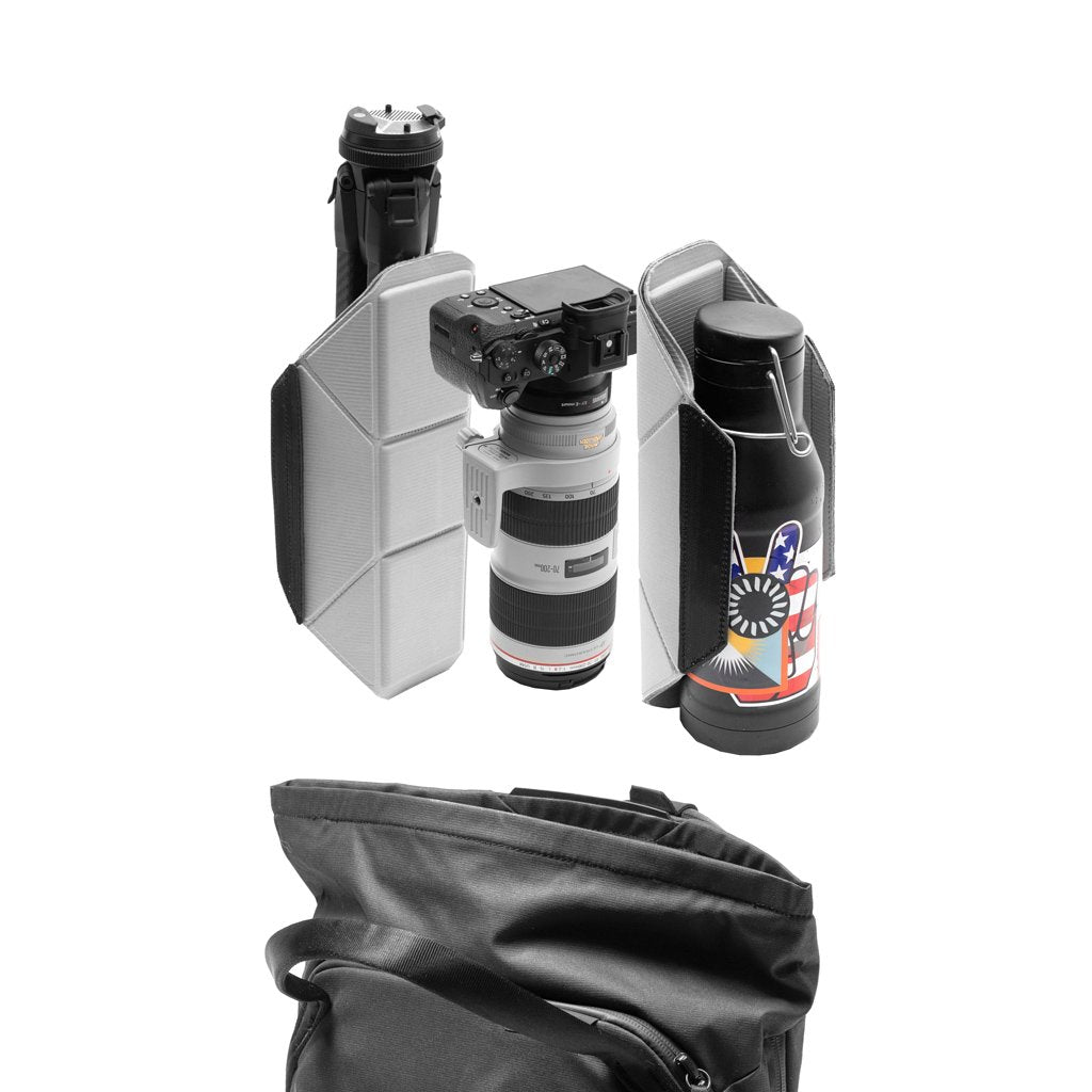 Peak Design Everyday Totepack 20L in Black — interior view 2 # color_Black