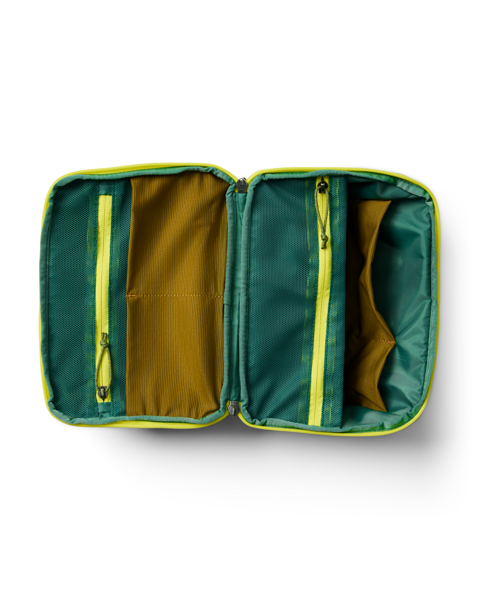 Cotopaxi Viaje Toiletry Kit in Citron — angle view 3