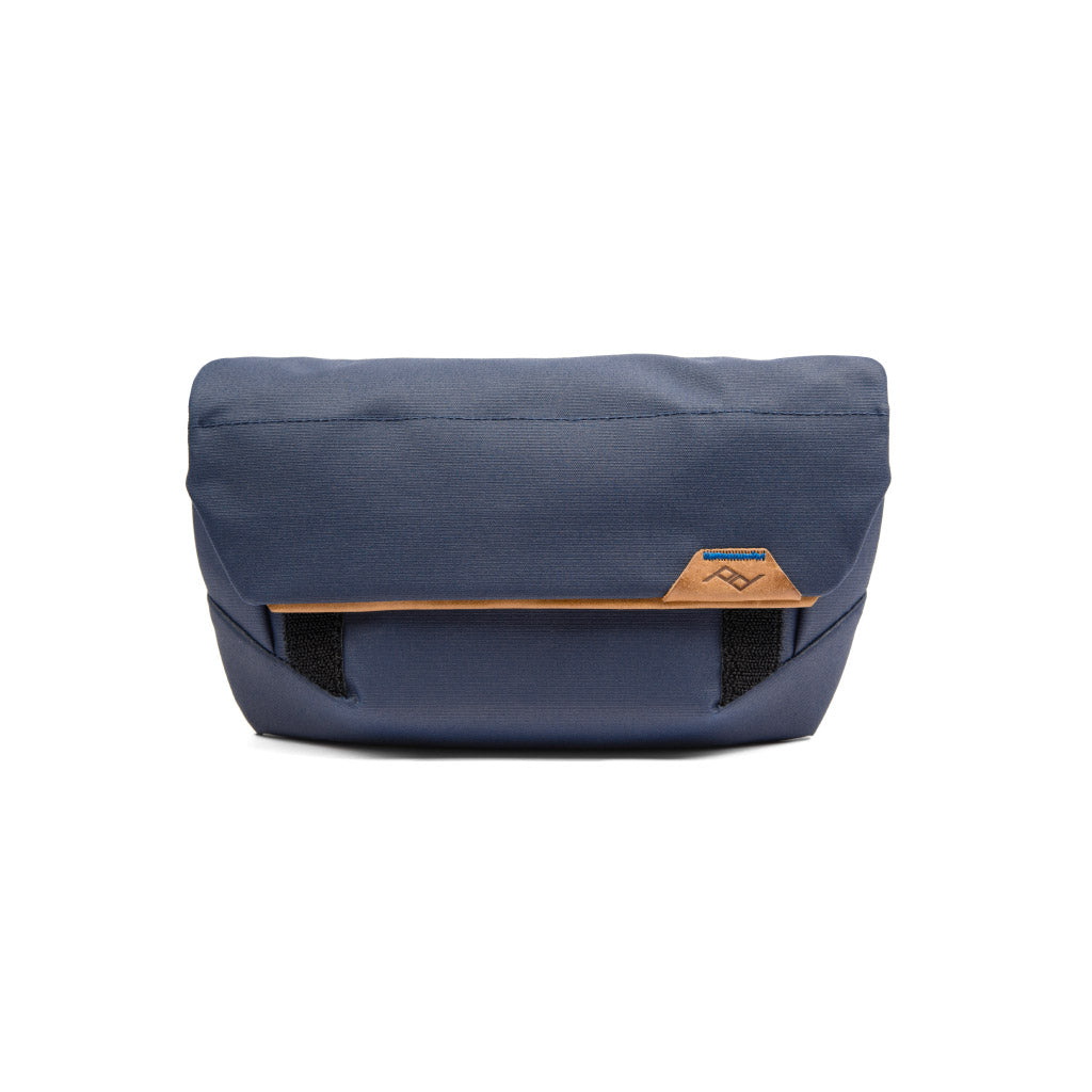 Peak Design Field Pouch in Midnight — front view # color_Midnight