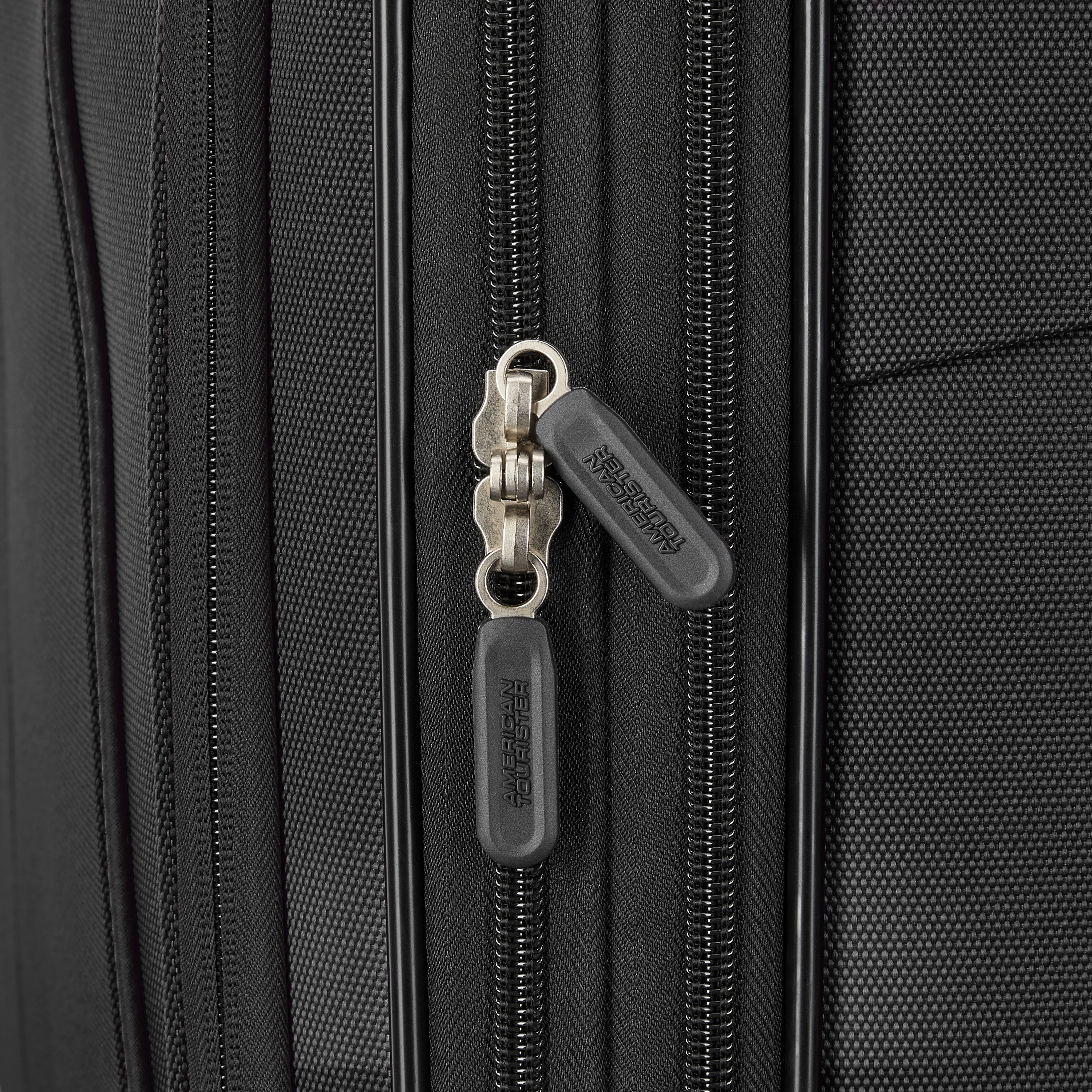 American Tourister 4 Kix 3.0 Carry-On Spinner (20-inch) - BLACK