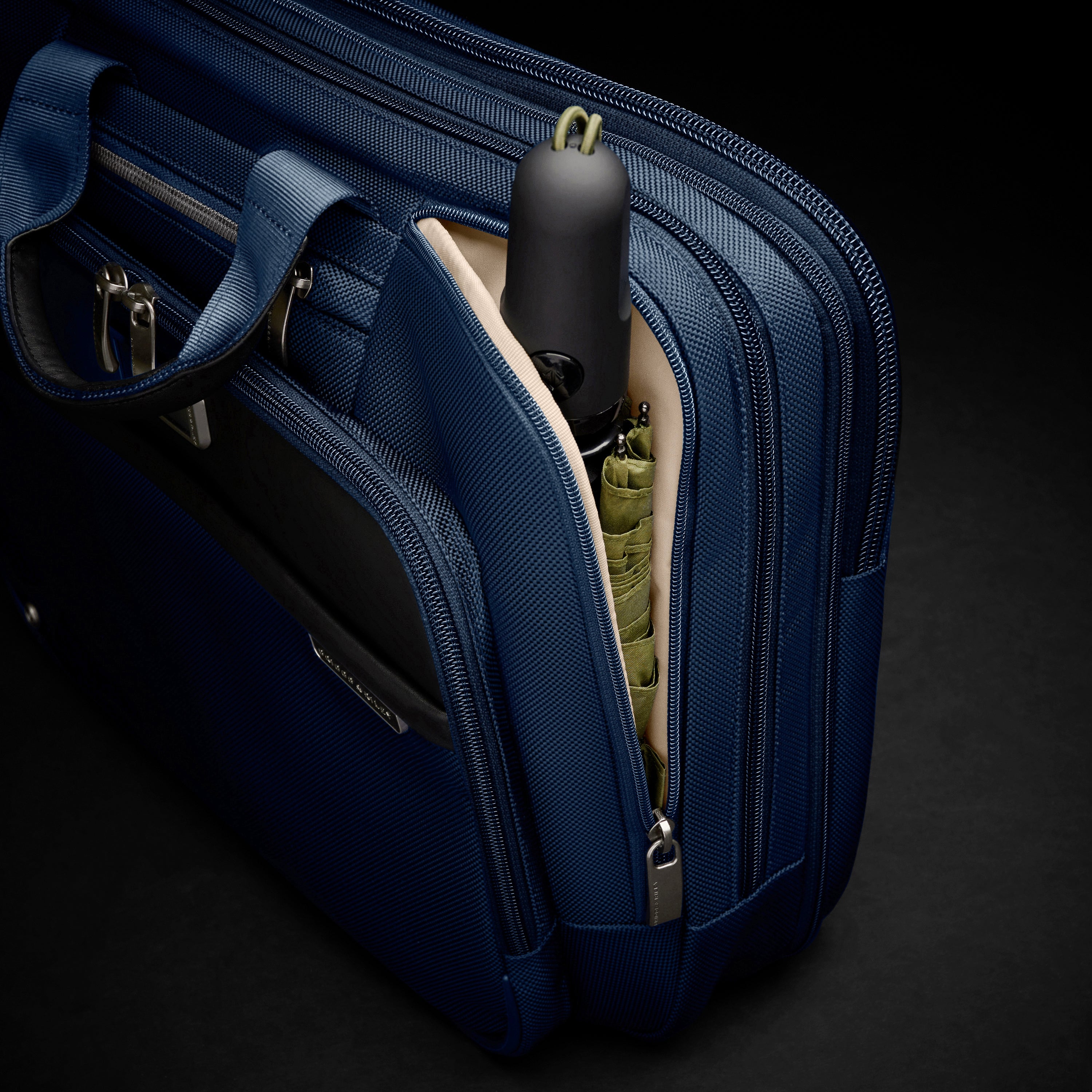 Briggs & Riley @work Medium Expandable Brief in Navy — detail view # color_Navy