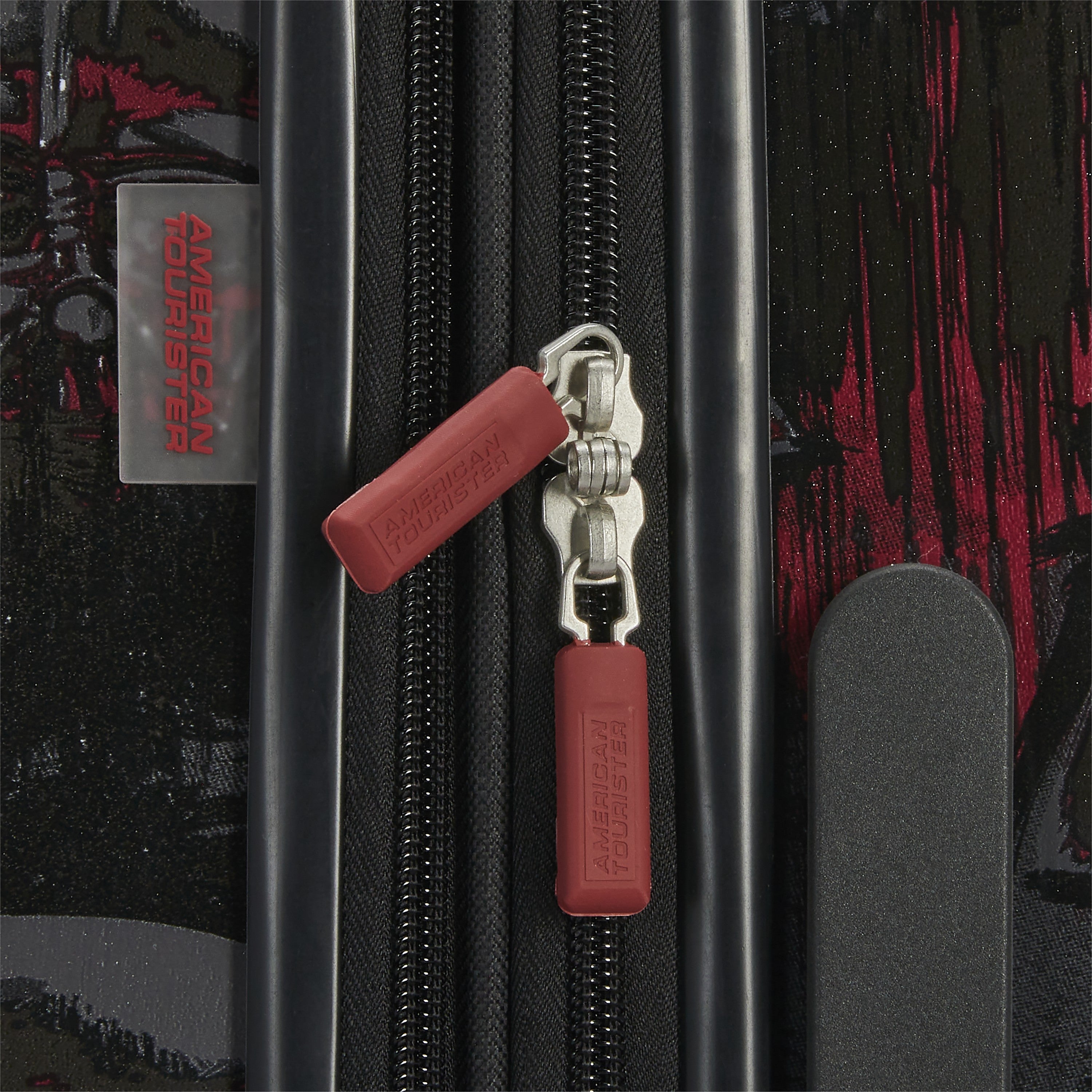 American Tourister Star Wars Carry-On Spinner (20-inch) - DARTH VADER