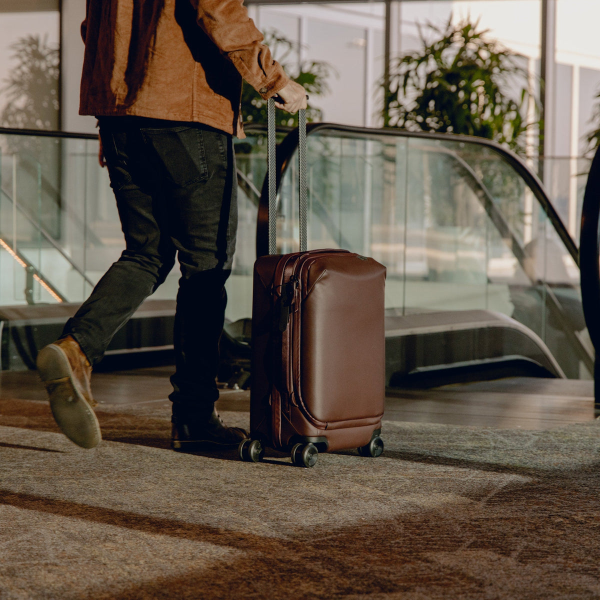 Peak Design Roller Pro 34L in Eclipse — lifestyle 3
