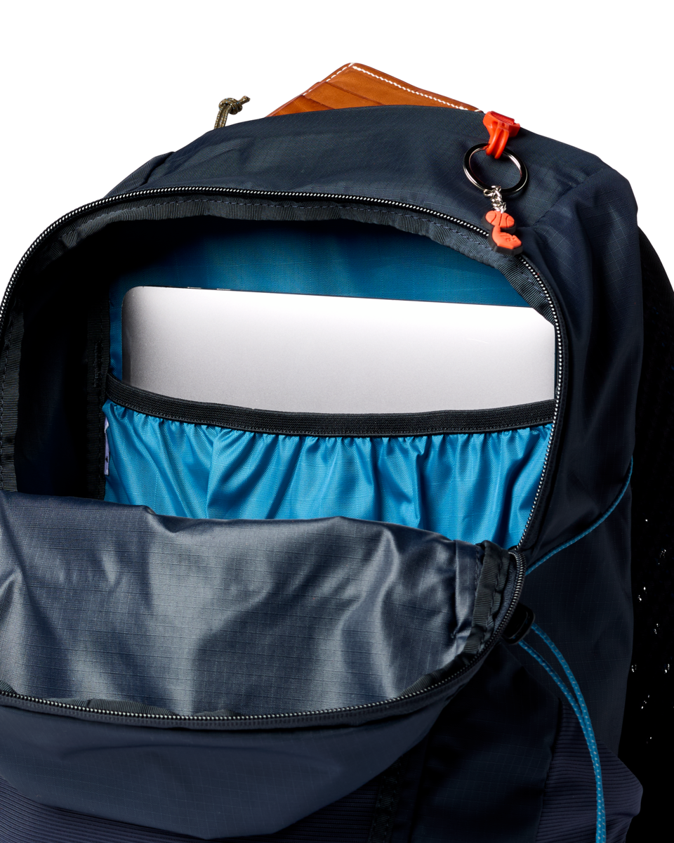 Cotopaxi Elqui 24L Backpack in Carbon — angle view 2