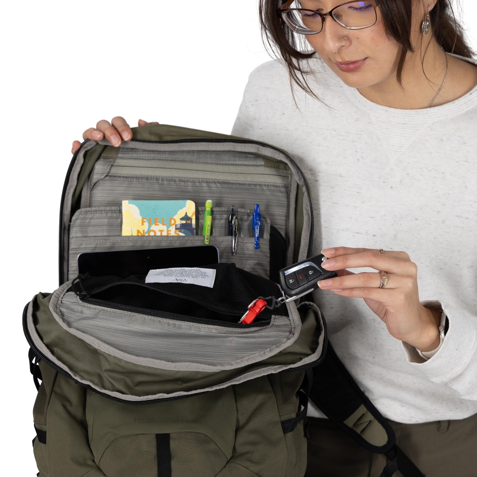 Osprey Talon 22 VSN Laptop Backpack 22L in Earl Grey — detail view 6
