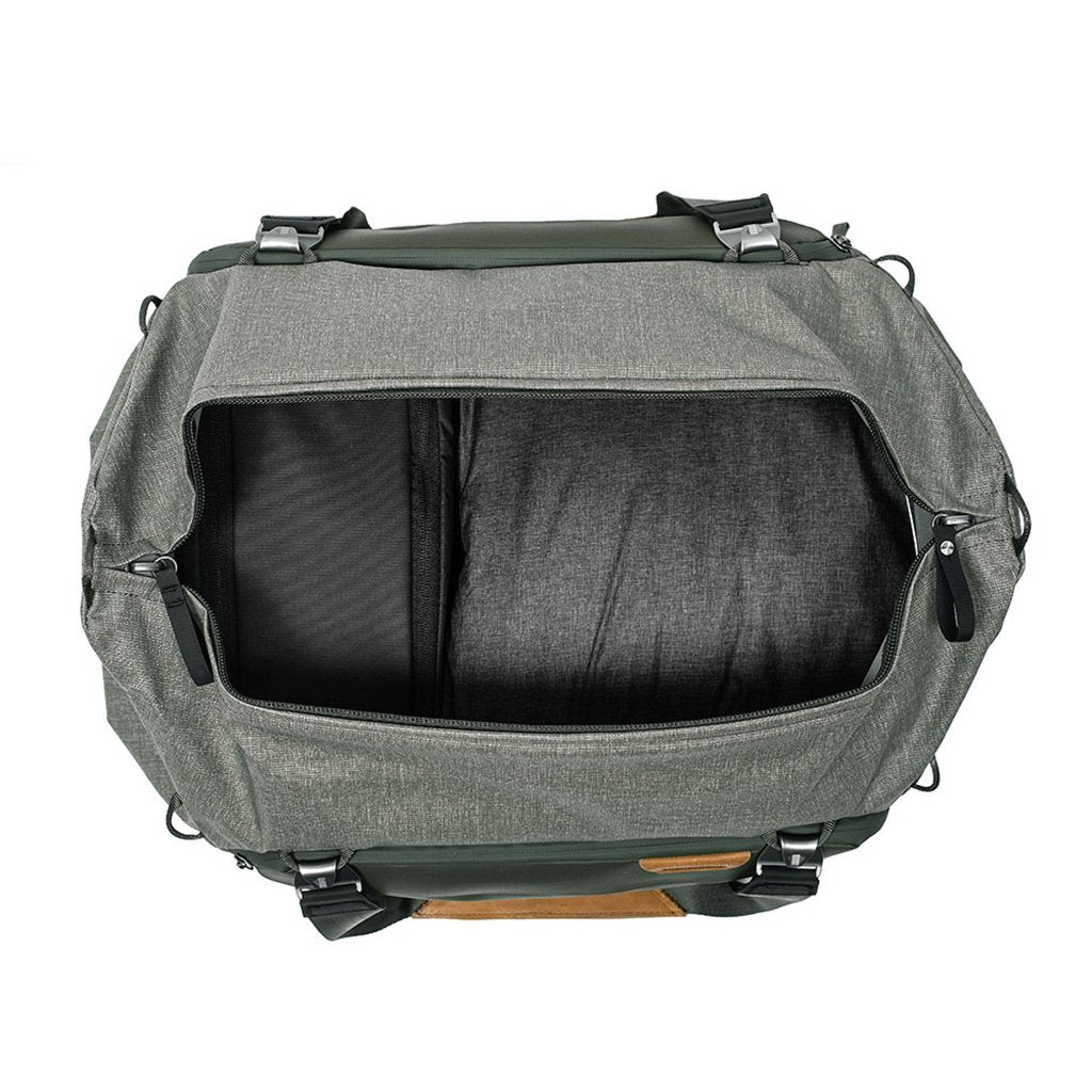 Peak Design Travel Duffel 35L in Sage — interior view 2 # color_Sage