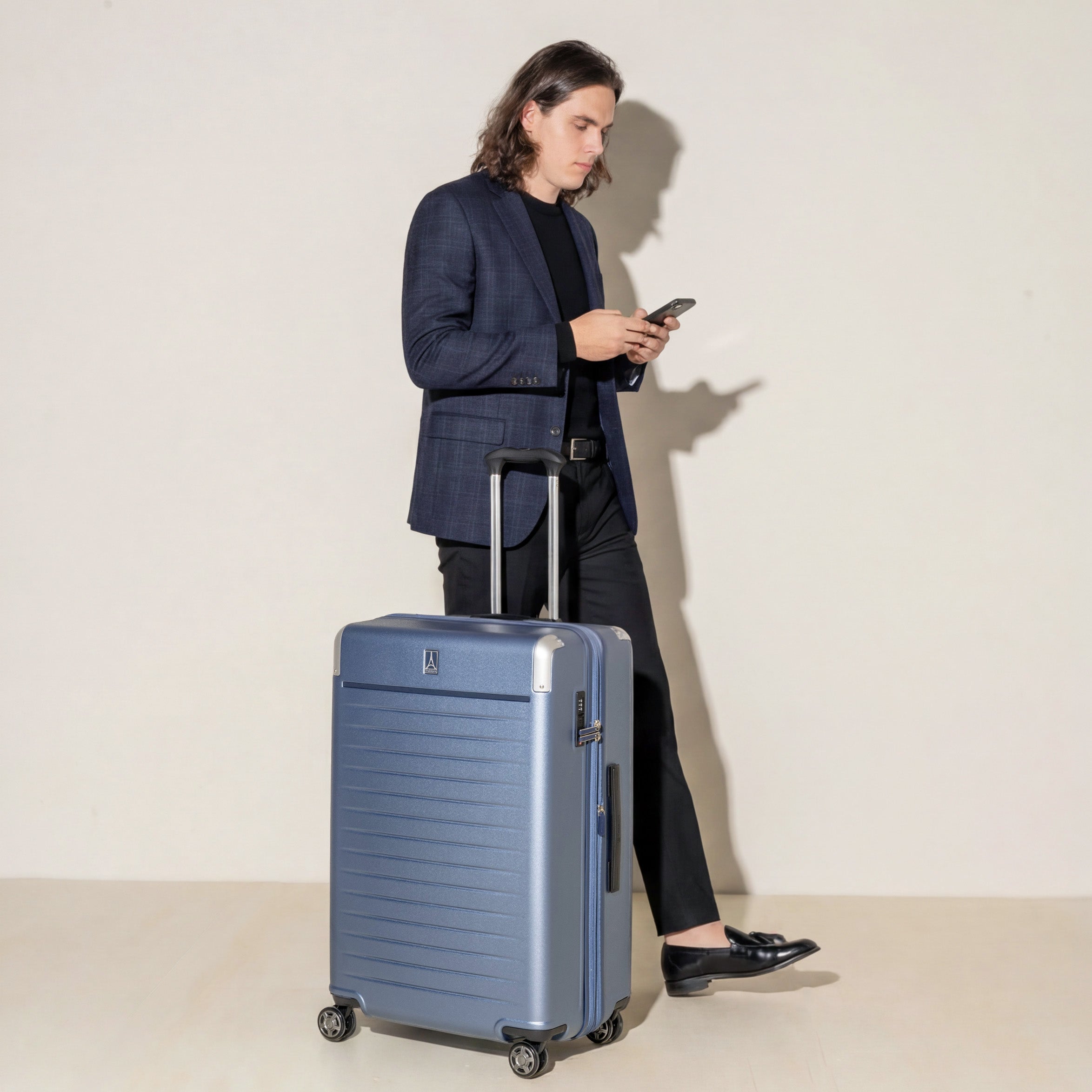 Travelpro Platinum Elite Hardside Large Check-In Expandable Spinner in Dark Sky Blue — angle view 5