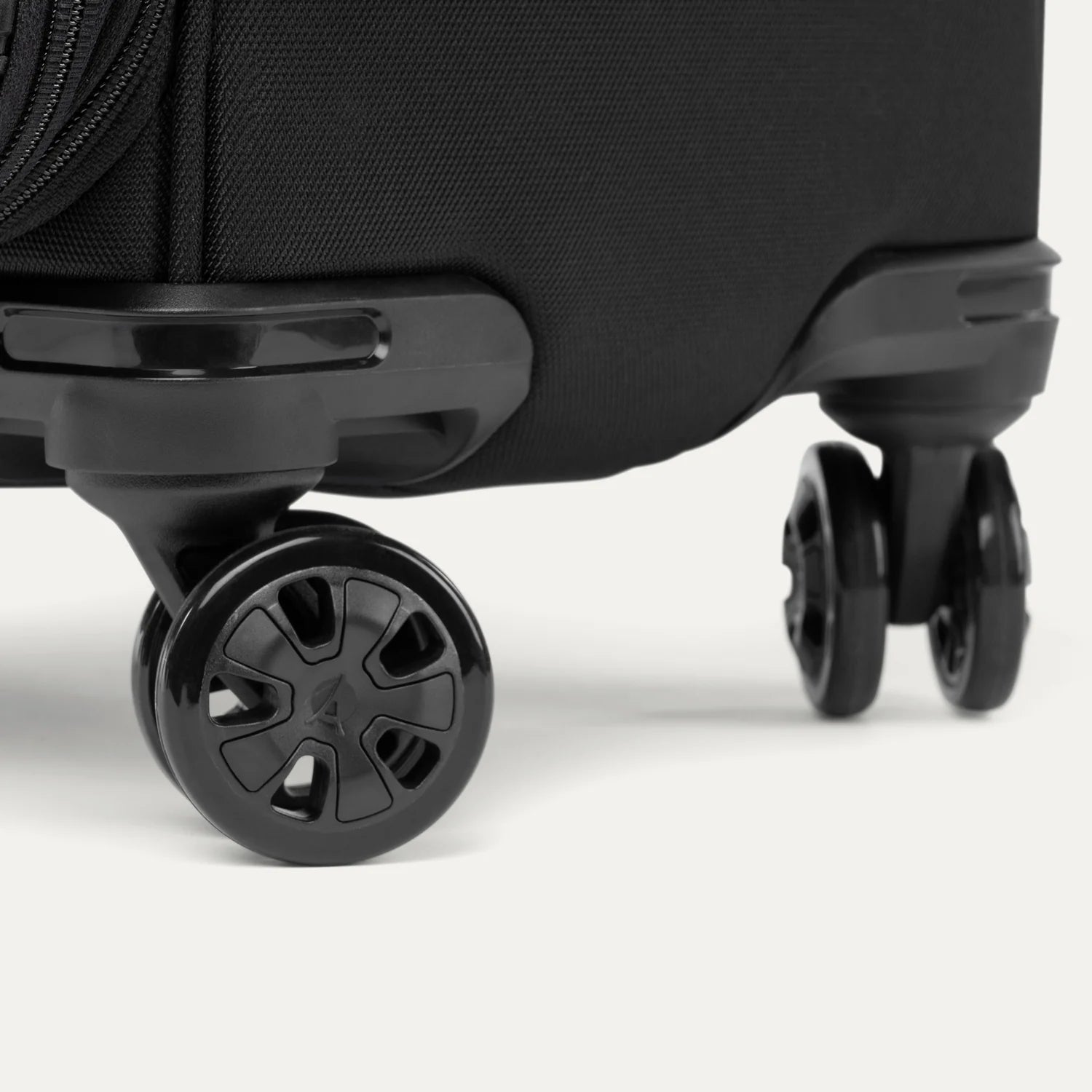 Travelpro Crew Classic Large Check-In Spinner image 7