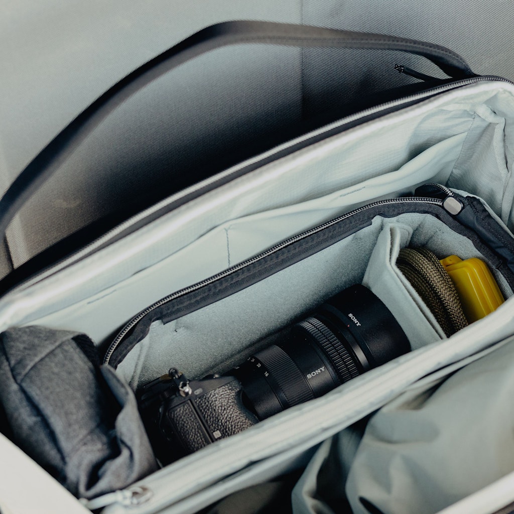 Peak Design Travel Weekender 25L - Black detail