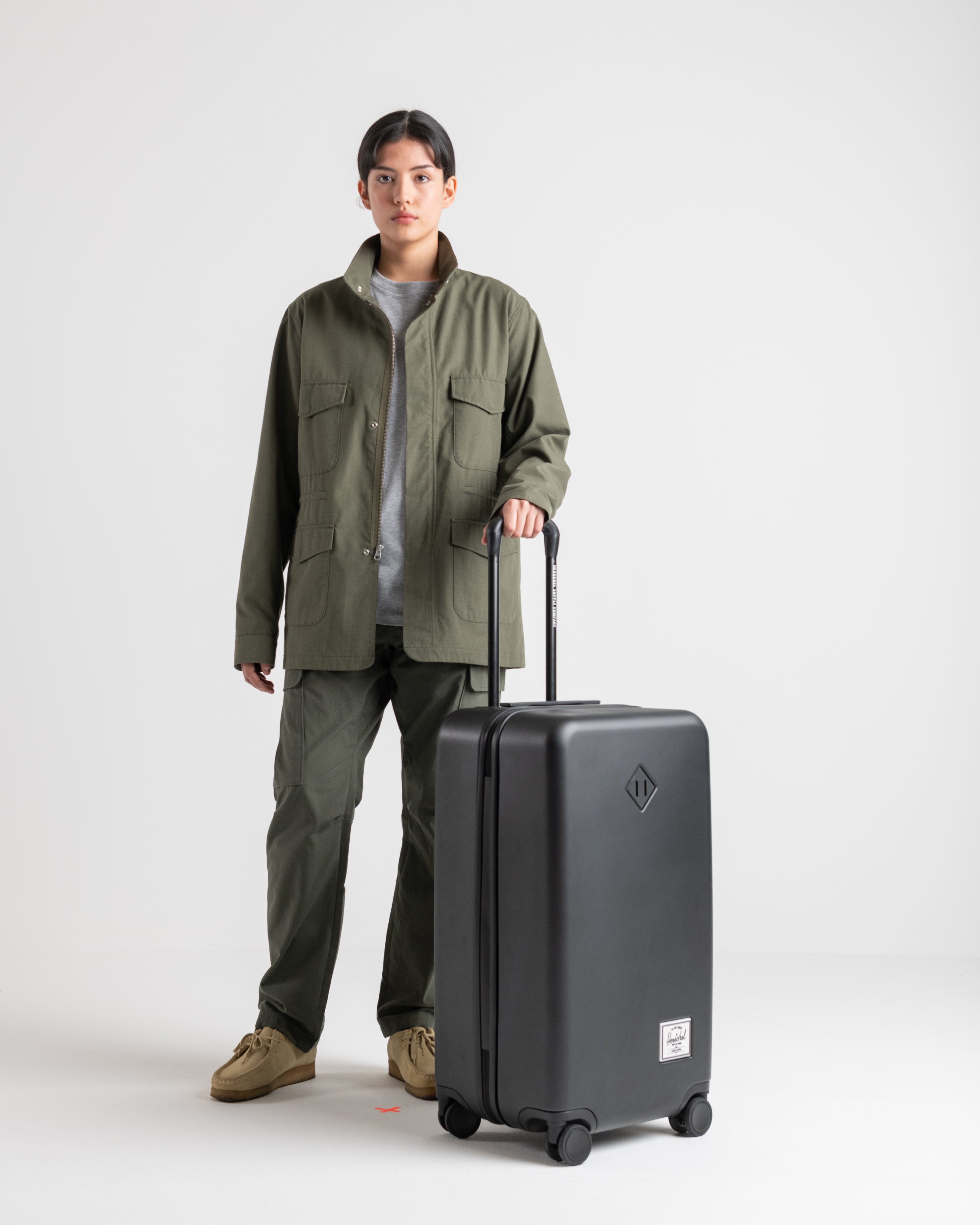 Herschel Heritage Hardshell Medium Luggage 67L in Black — lifestyle 2 # color_Black