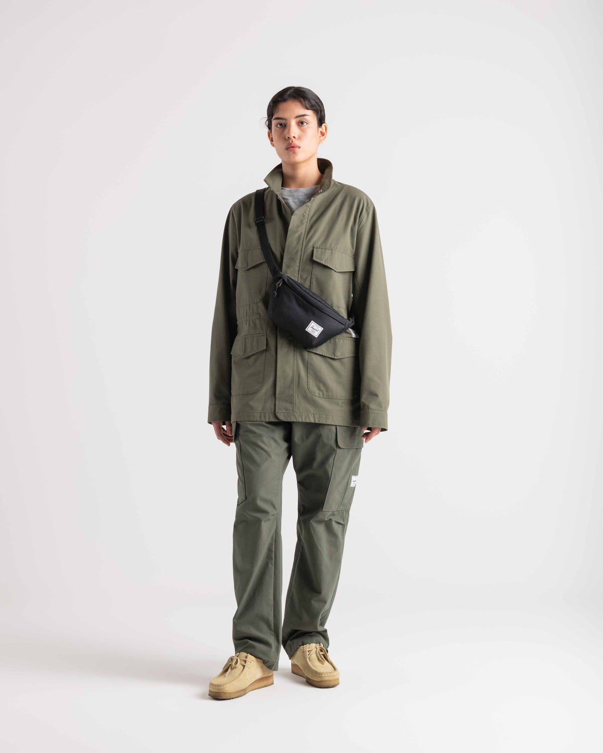 Herschel Classic Hip Pack 1L in Black — lifestyle 4 # color_Black