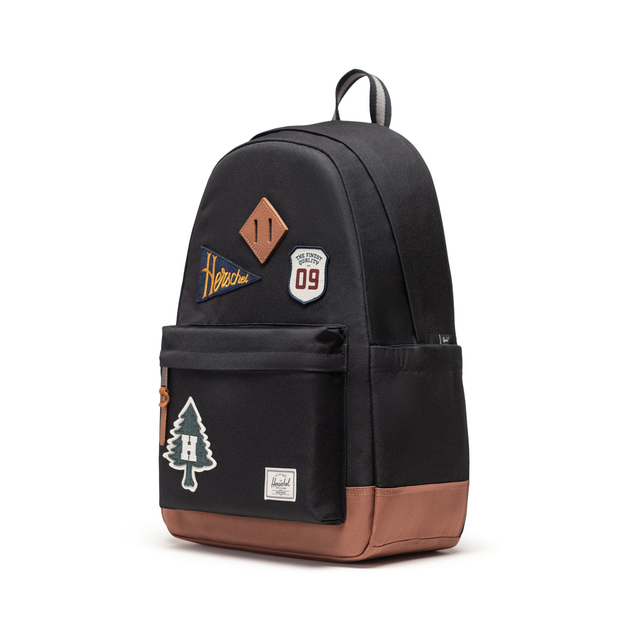 Herschel Heritage Backpack 24L in Patches Black — angle view 2 # color_Patches Black