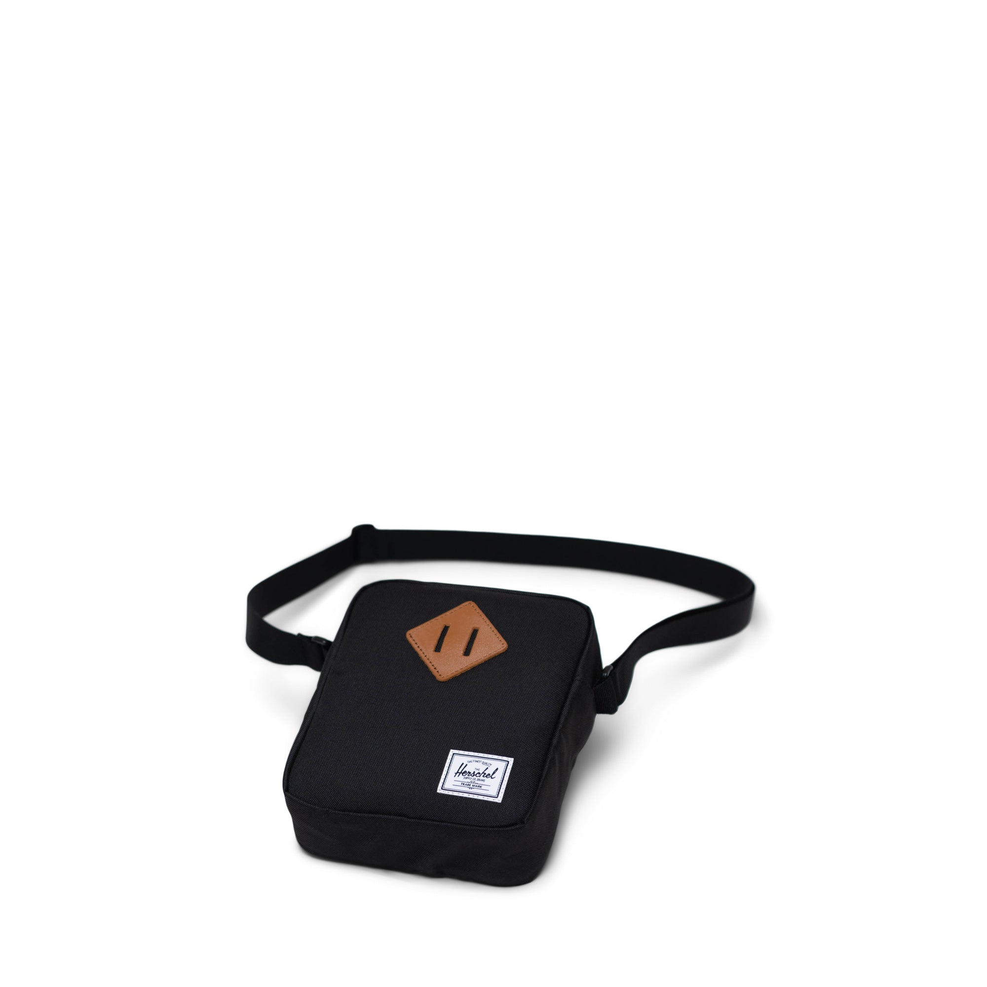 Herschel Heritage Crossbody 2.5L in Black — angle view 2