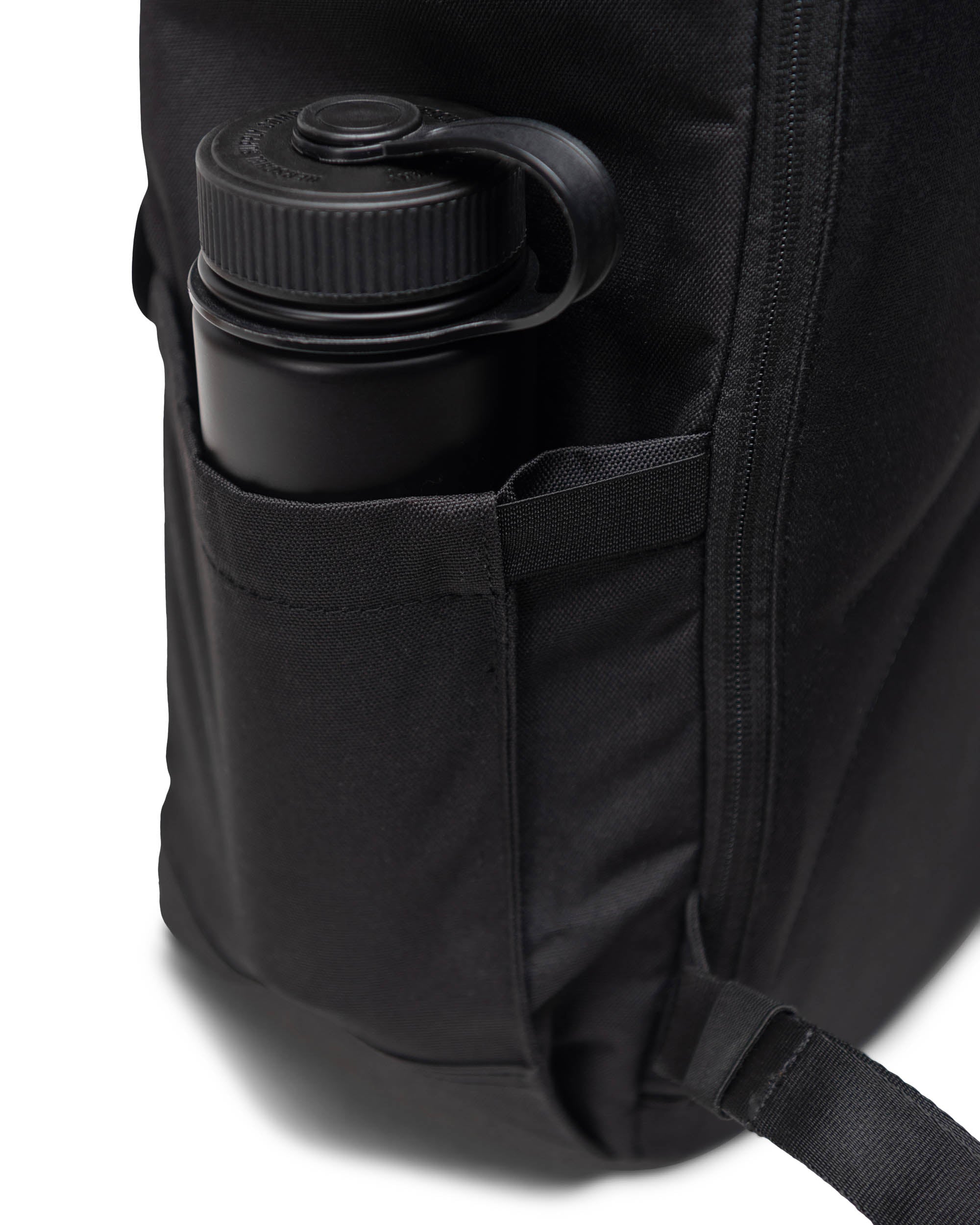 Herschel Little America Backpack 30L in Black — detail view # color_Black