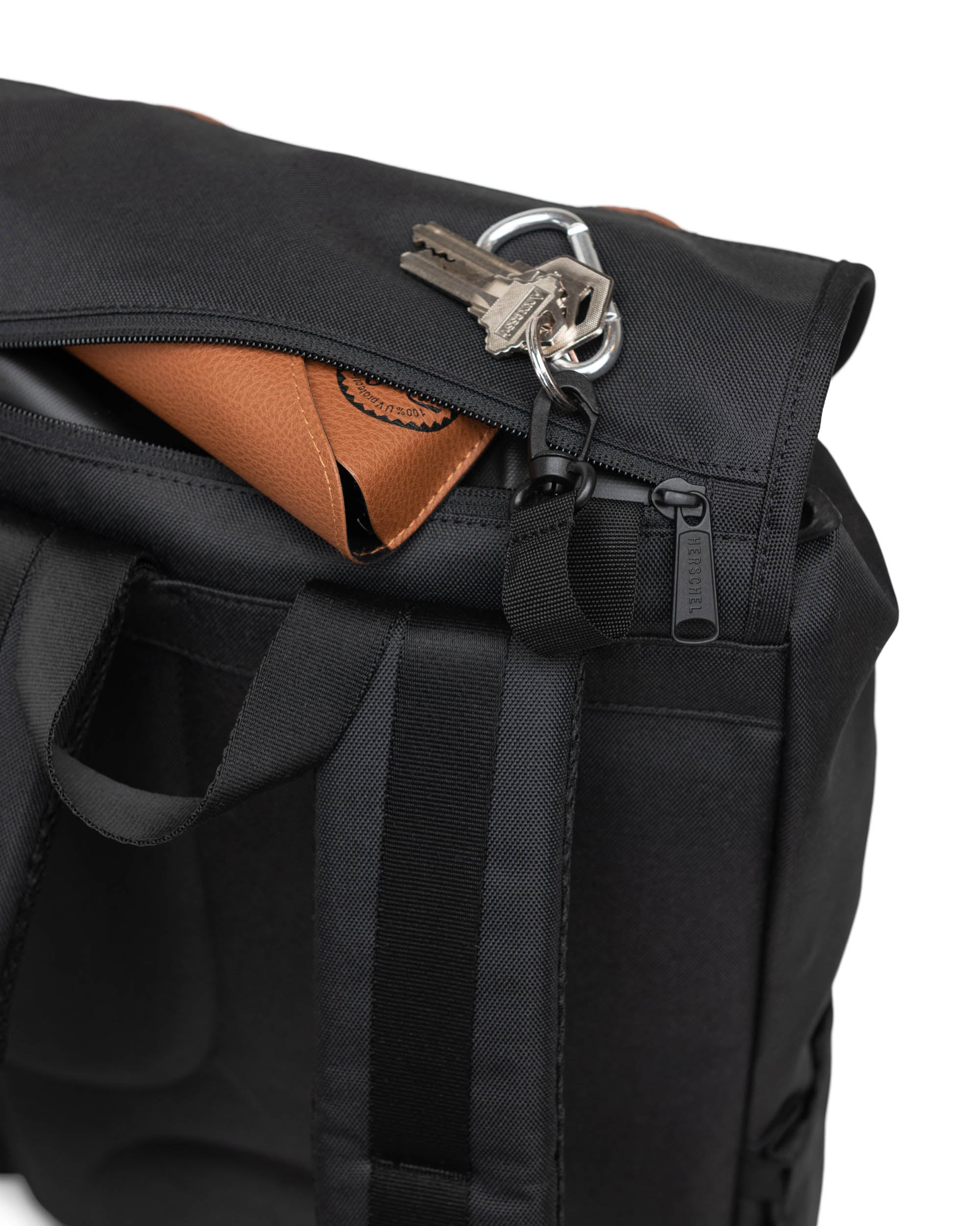 Herschel Little America Mid Backpack 21L in Black — detail view 2