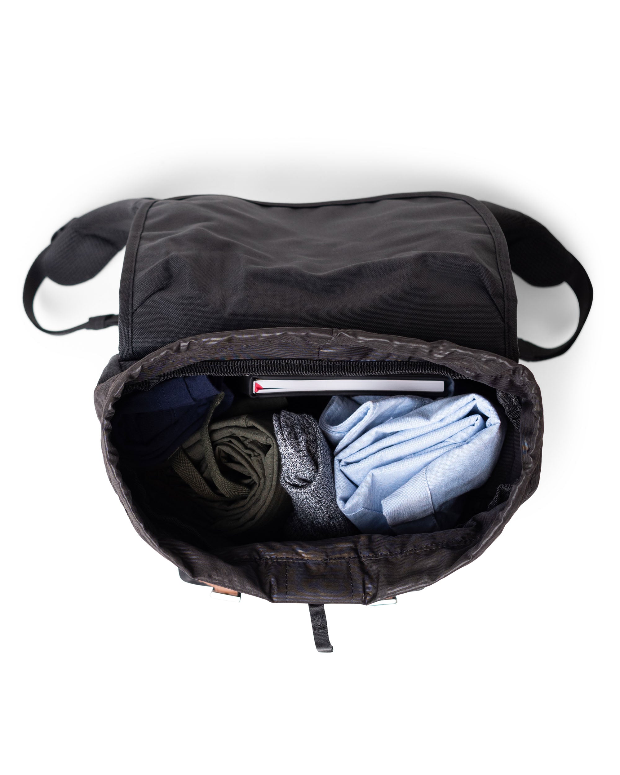 Herschel Little America Mid Backpack 21L in Black — interior view 4