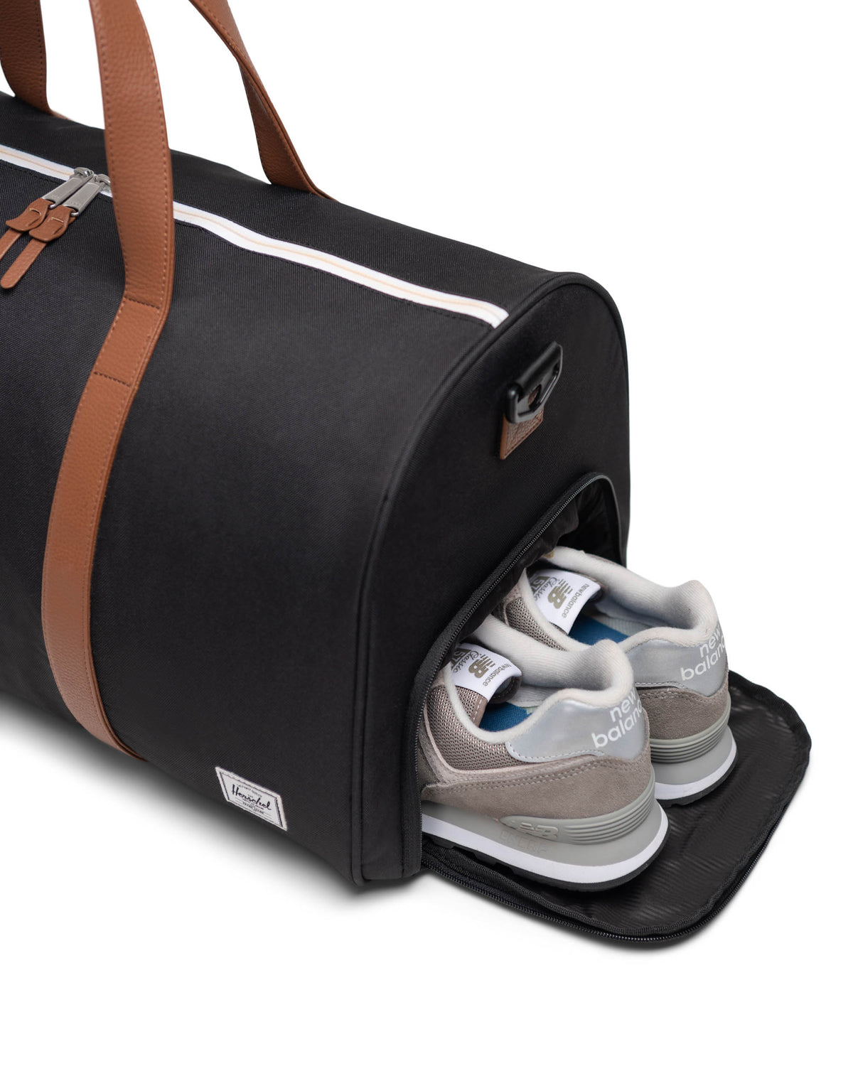 Herschel Novel Duffle 43L in Black — detail view 2 # color_Black