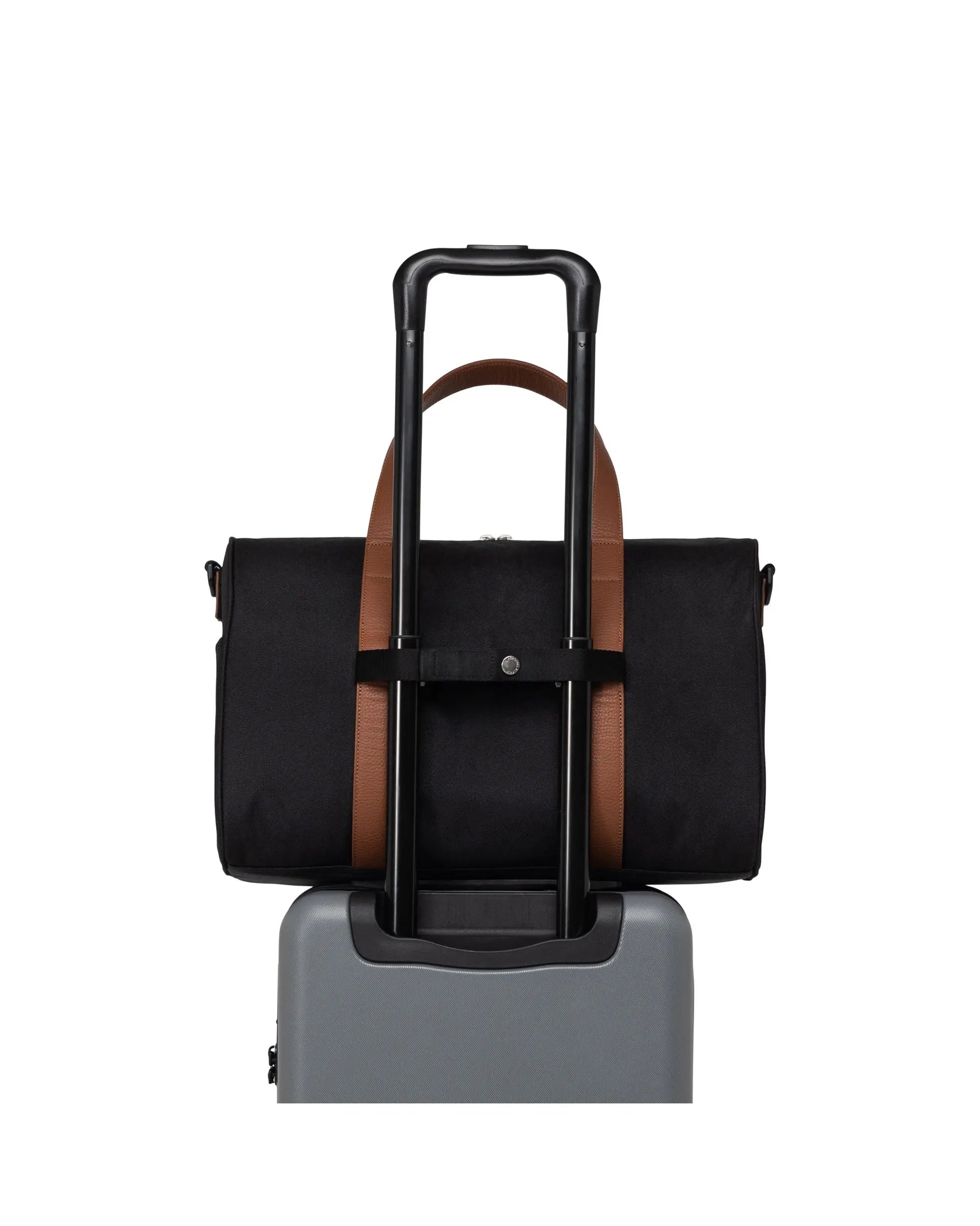 Herschel Novel Duffle 43L in Black — detail view 5 # color_Black