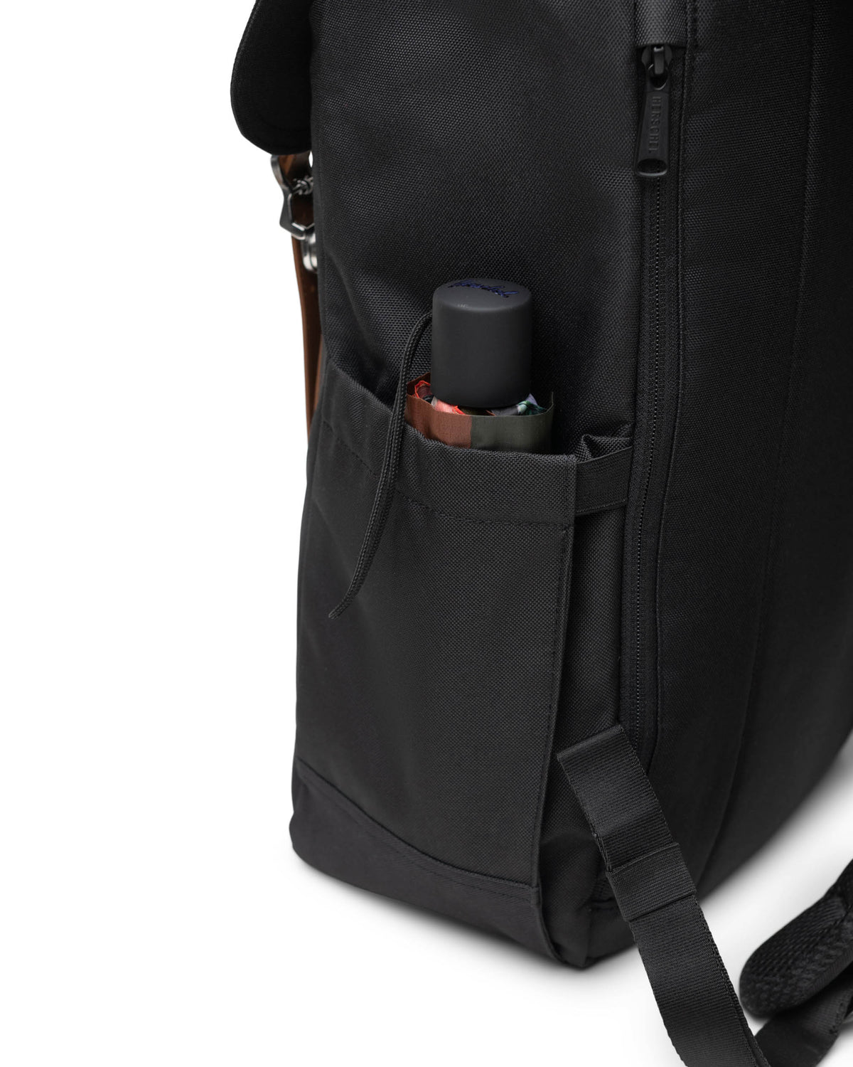 Herschel Retreat Backpack 23L in Black — detail view 2 # color_Black