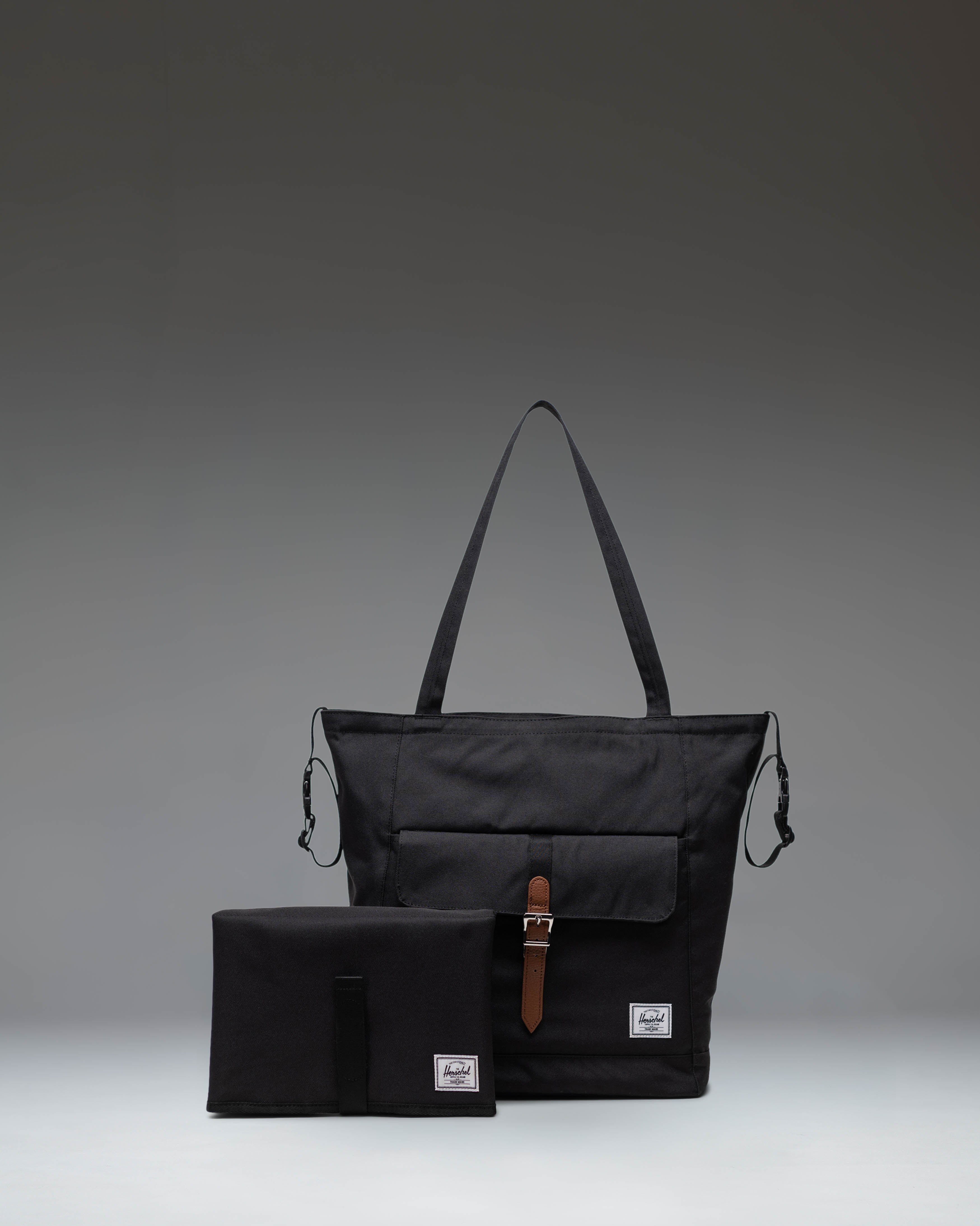 Herschel Retreat Tote Diaper Bag 18.5L in Black — front view