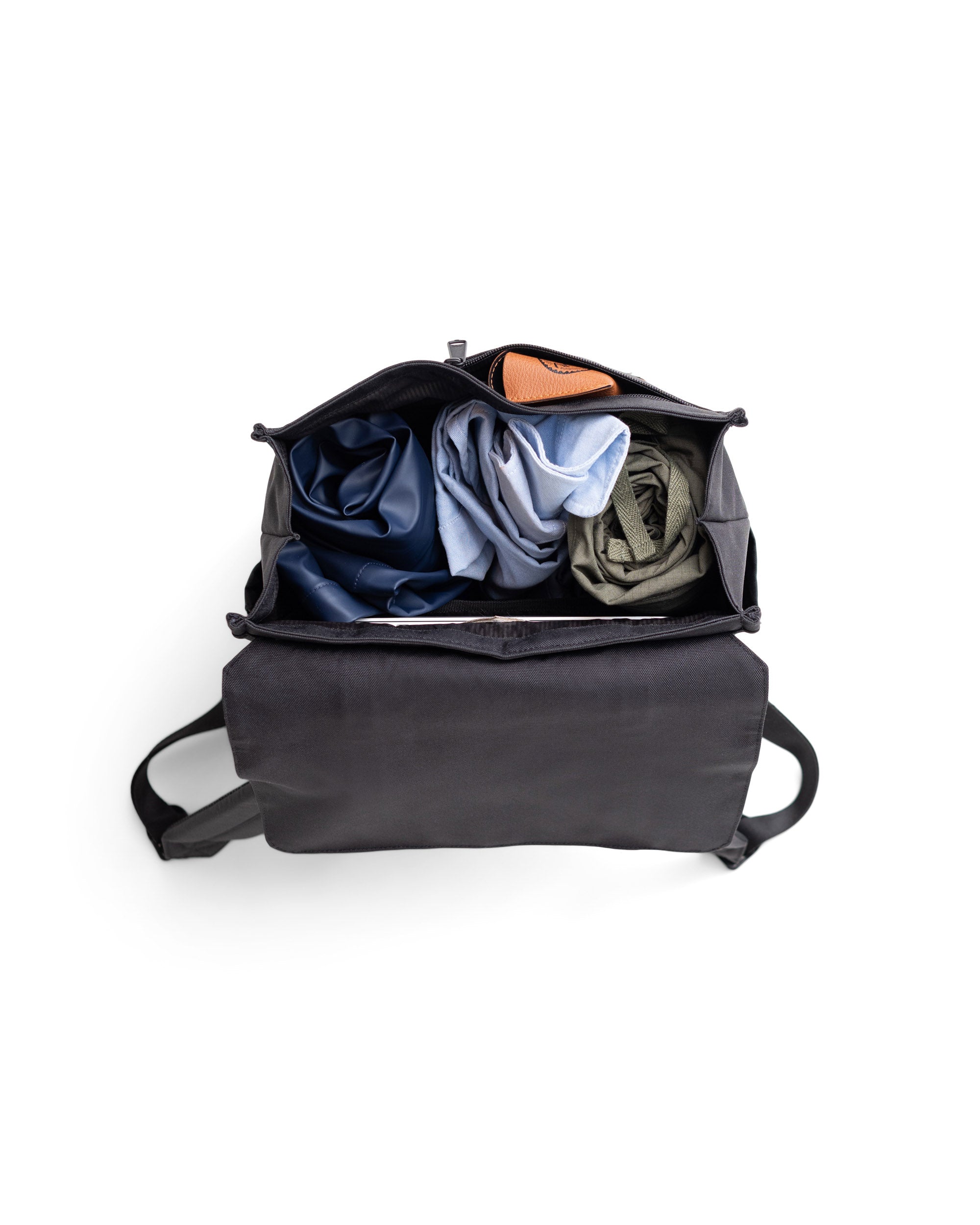 Herschel Survey Backpack 20L in Black — interior view 4