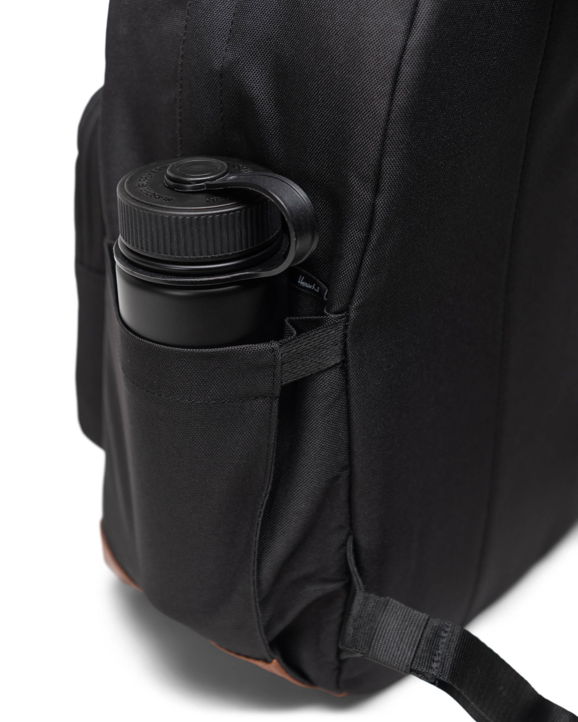 Herschel Pop Quiz Backpack 25L in Black/Tan — detail view