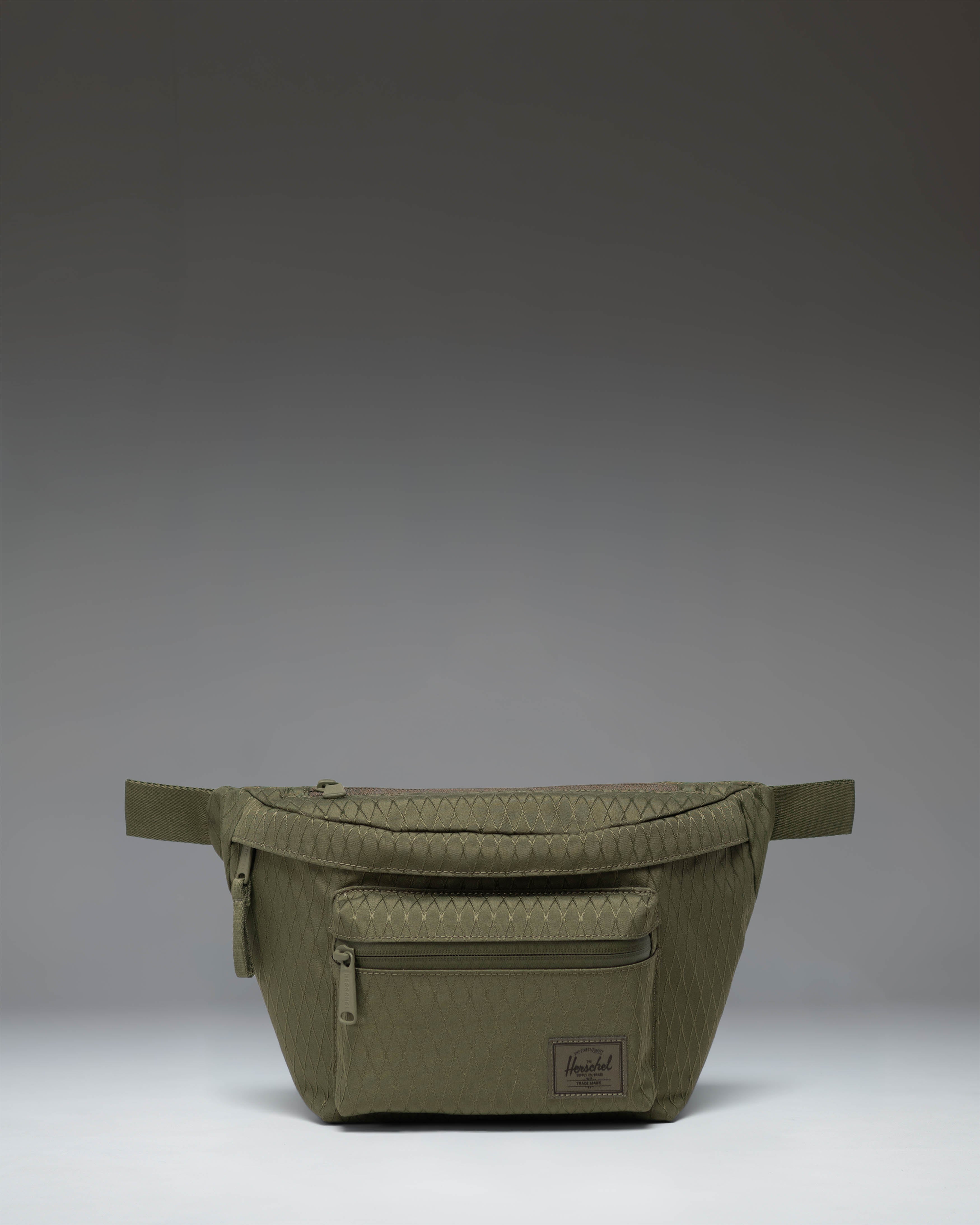 Herschel Pop Quiz Hip Pack 3.5L in Ivy Green Diamond — front view # color_Ivy Green Diamond