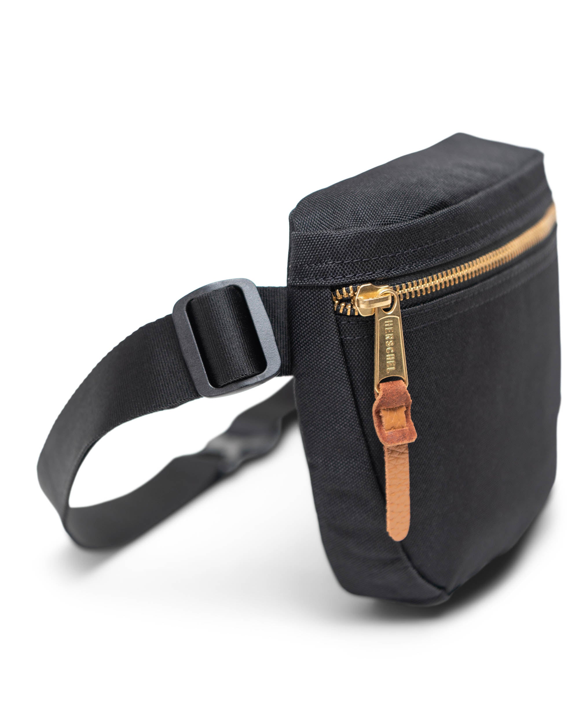 Herschel Settlement Hip Pack 2L in Black — angle view 4 # color_Black