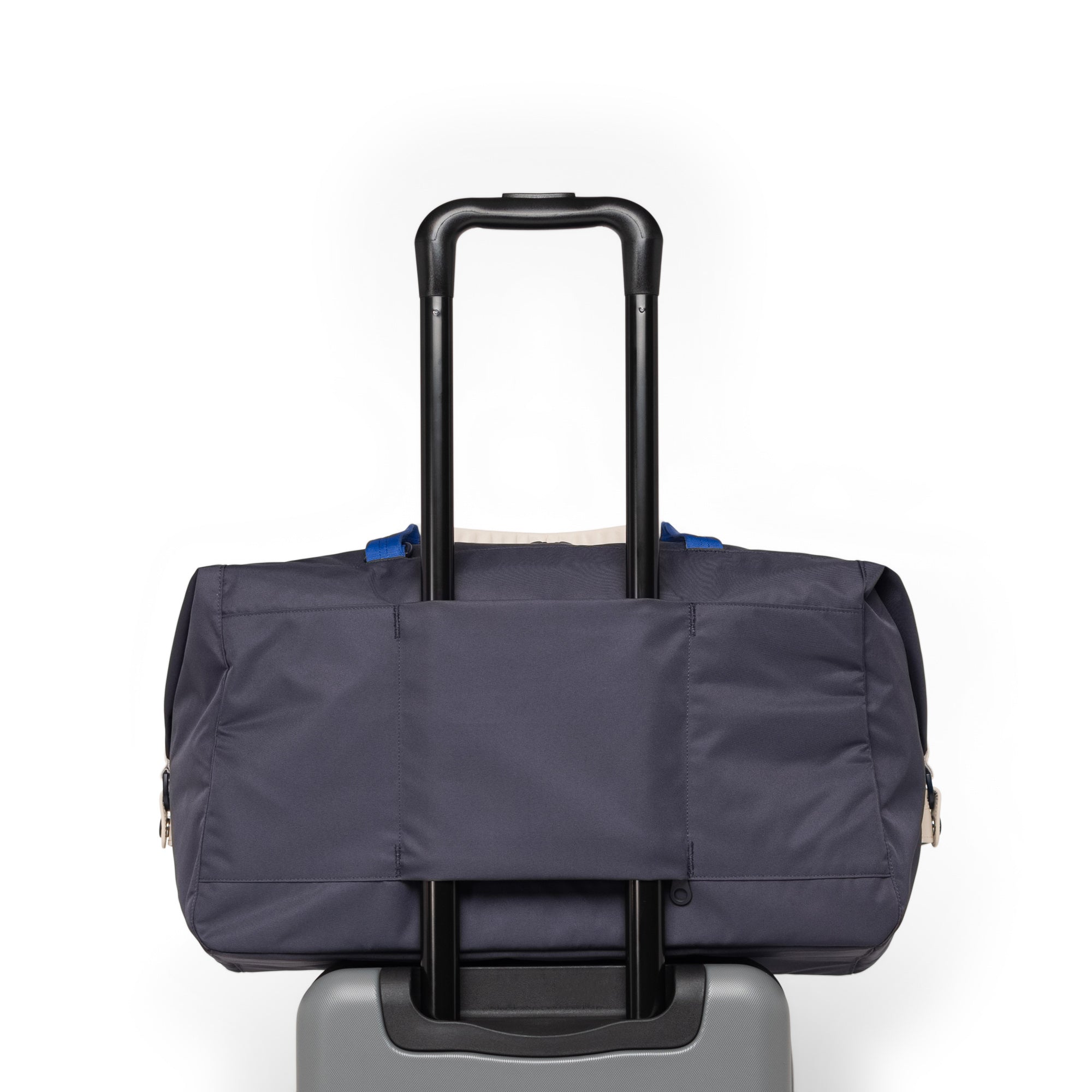 Herschel Maia Weekender - 40L in Graphite — detail view # color_Graphite