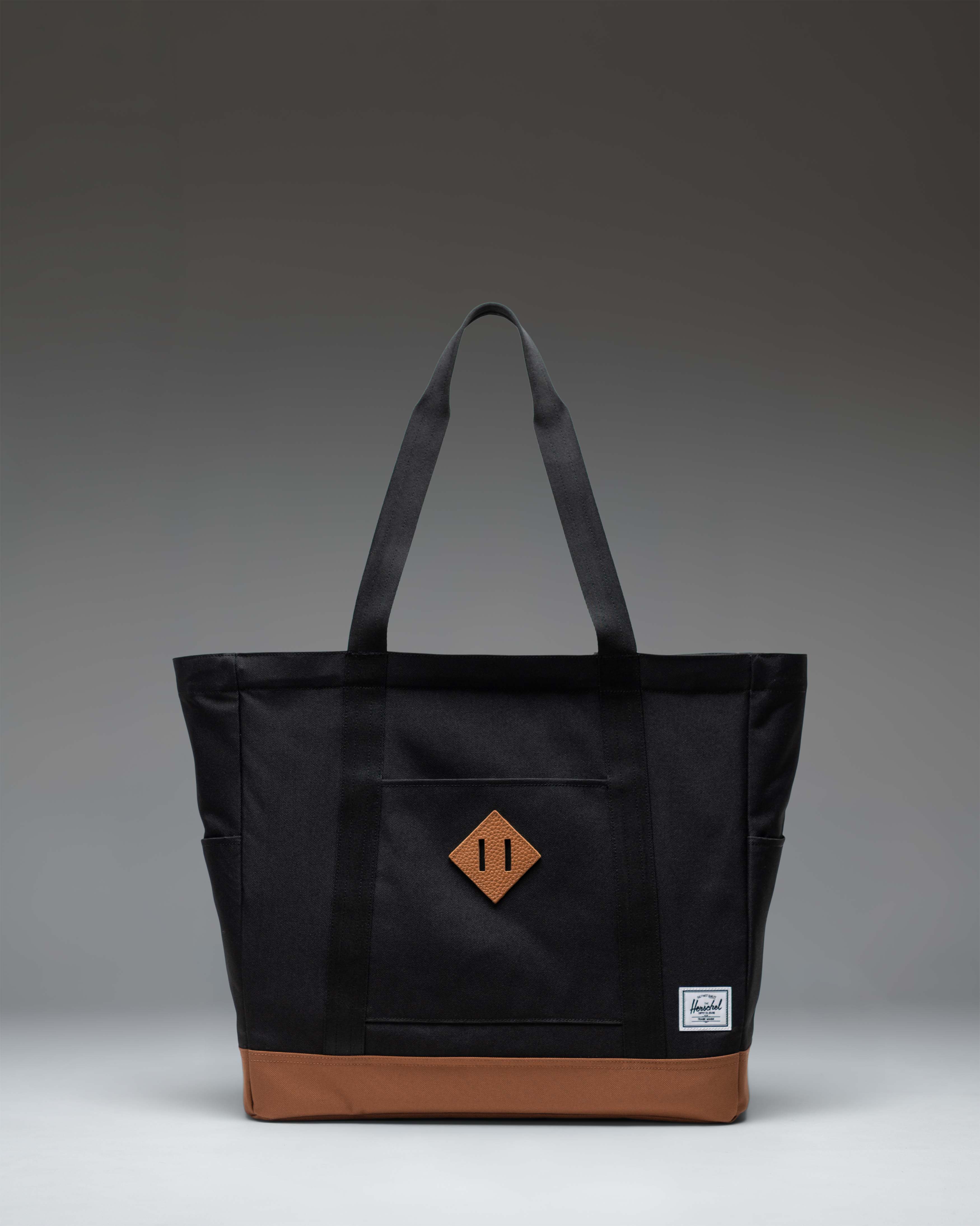 Herschel Heritage Tote 24.5L in Black/Saddle Brown — front view