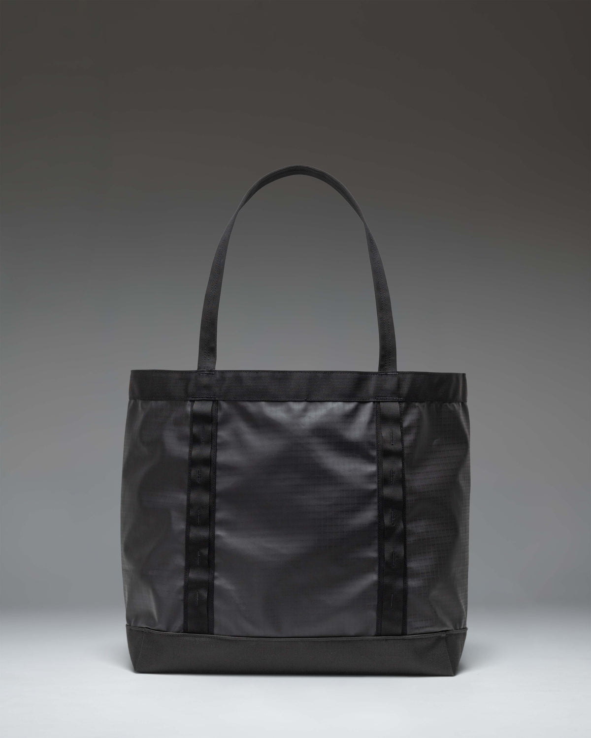 Herschel All Season Gear Tote 33L in Black — back view