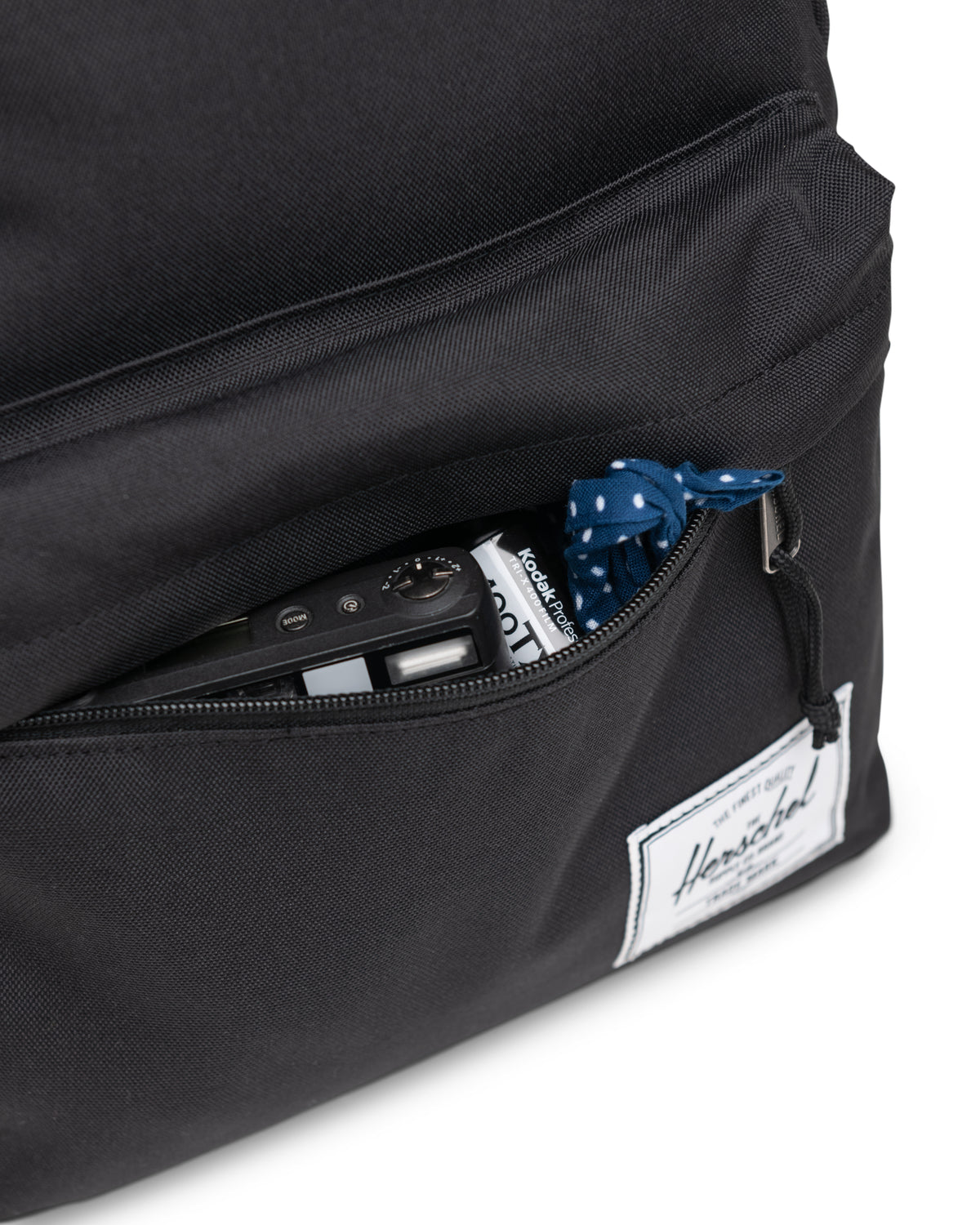 Herschel Classic Backpack | XL 30L in Black — detail view 4 # color_Black