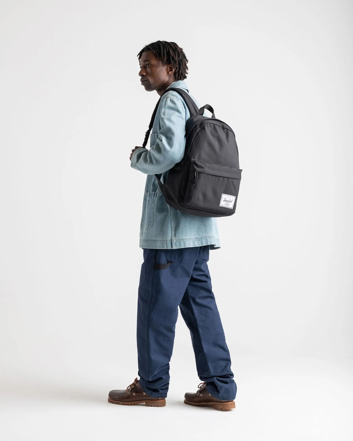Herschel Classic Backpack | XL 30L in Black — lifestyle 2 # color_Black