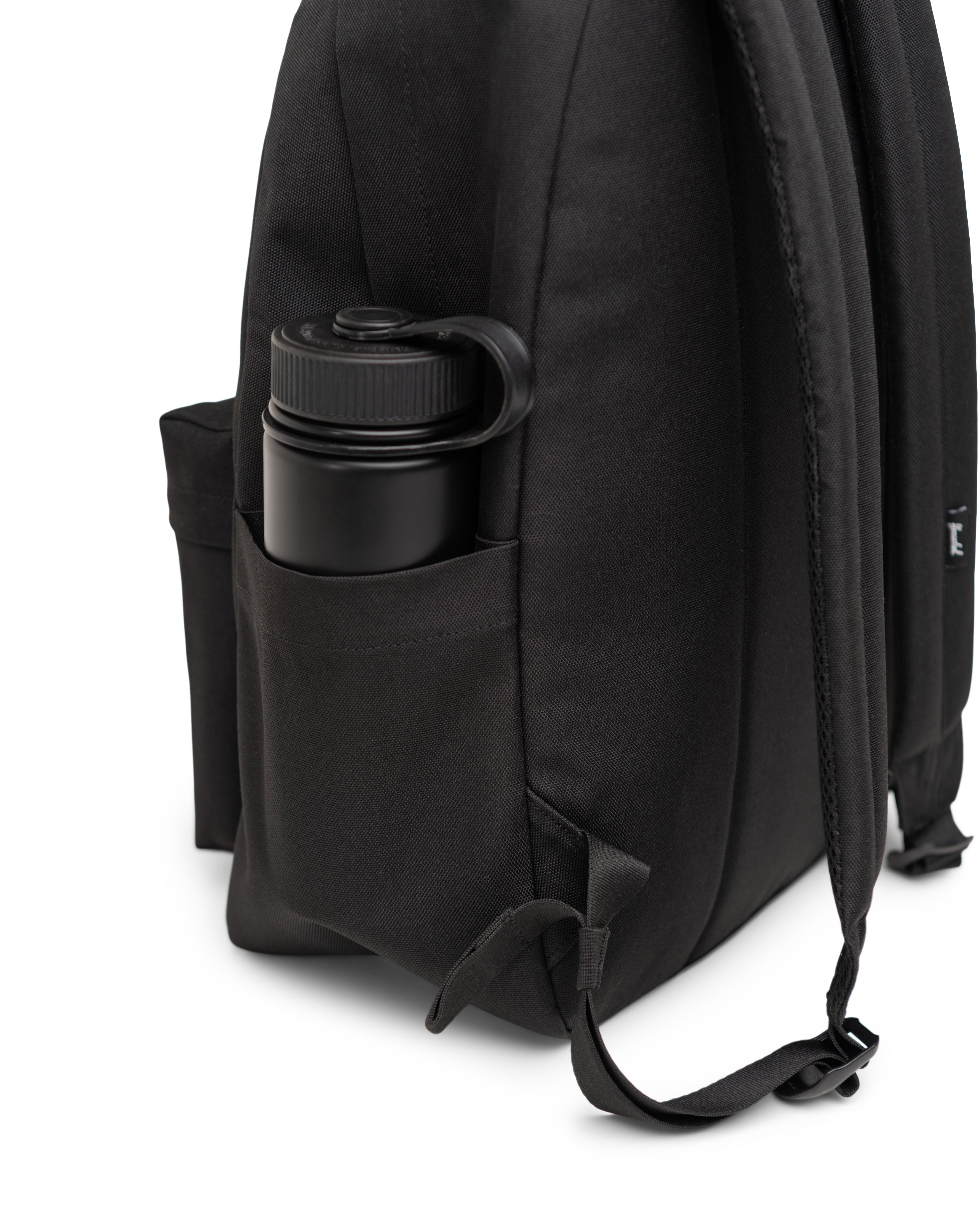 Herschel Classic Backpack | XL 30L in Black — detail view 2 # color_Black