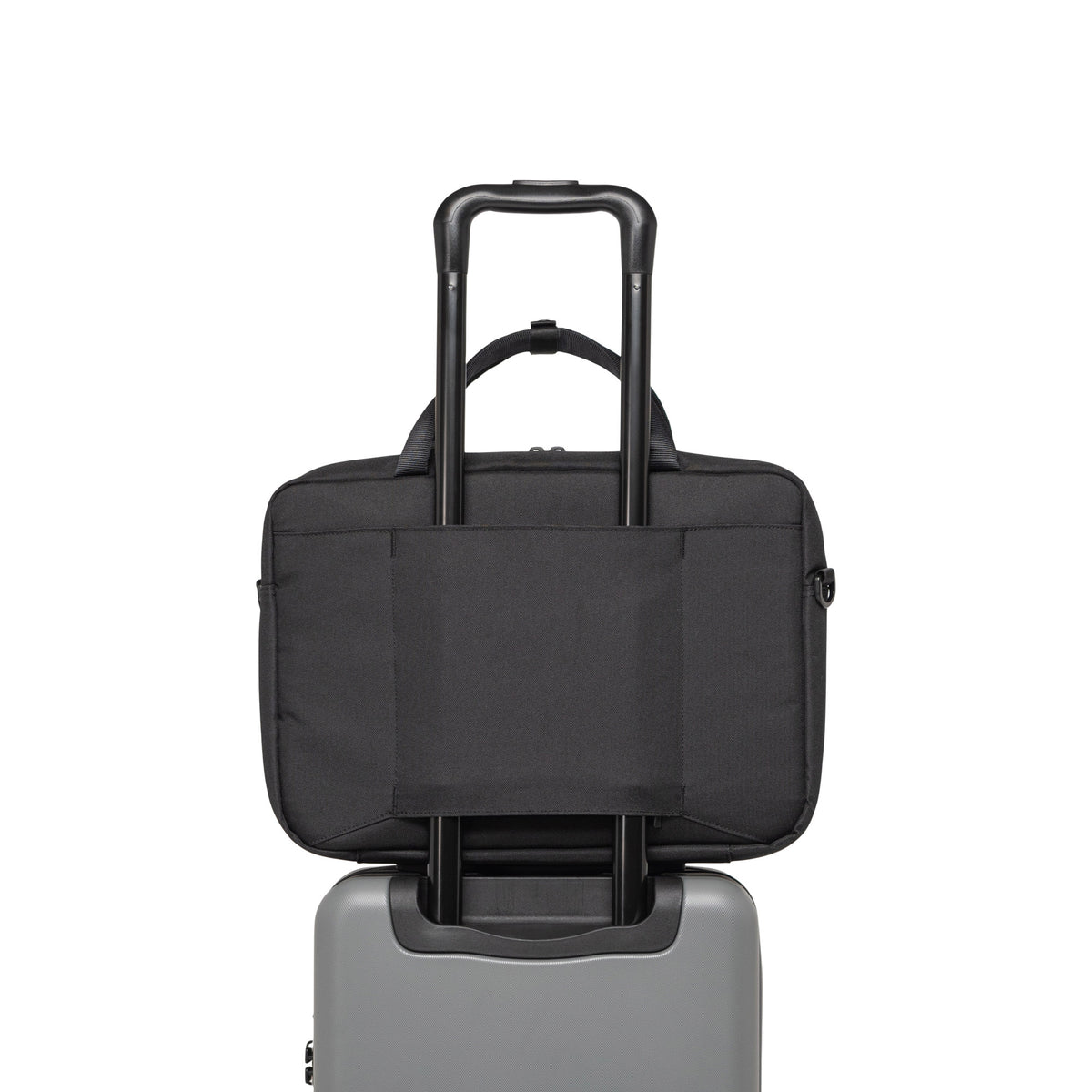 Herschel Gibson Messenger Tech 18L in Black — angle view 3 # color_Black